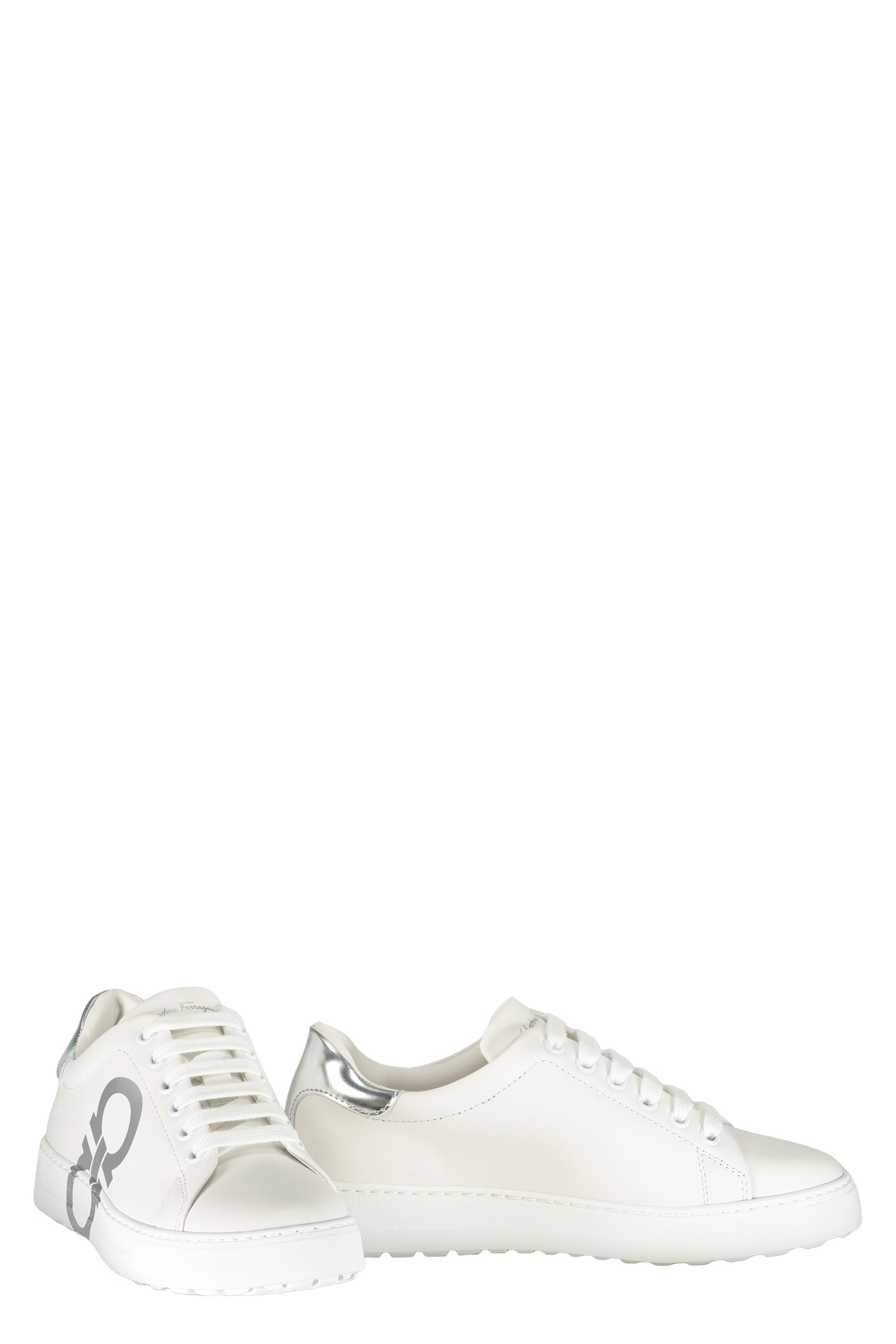 Leather low-top sneakers
