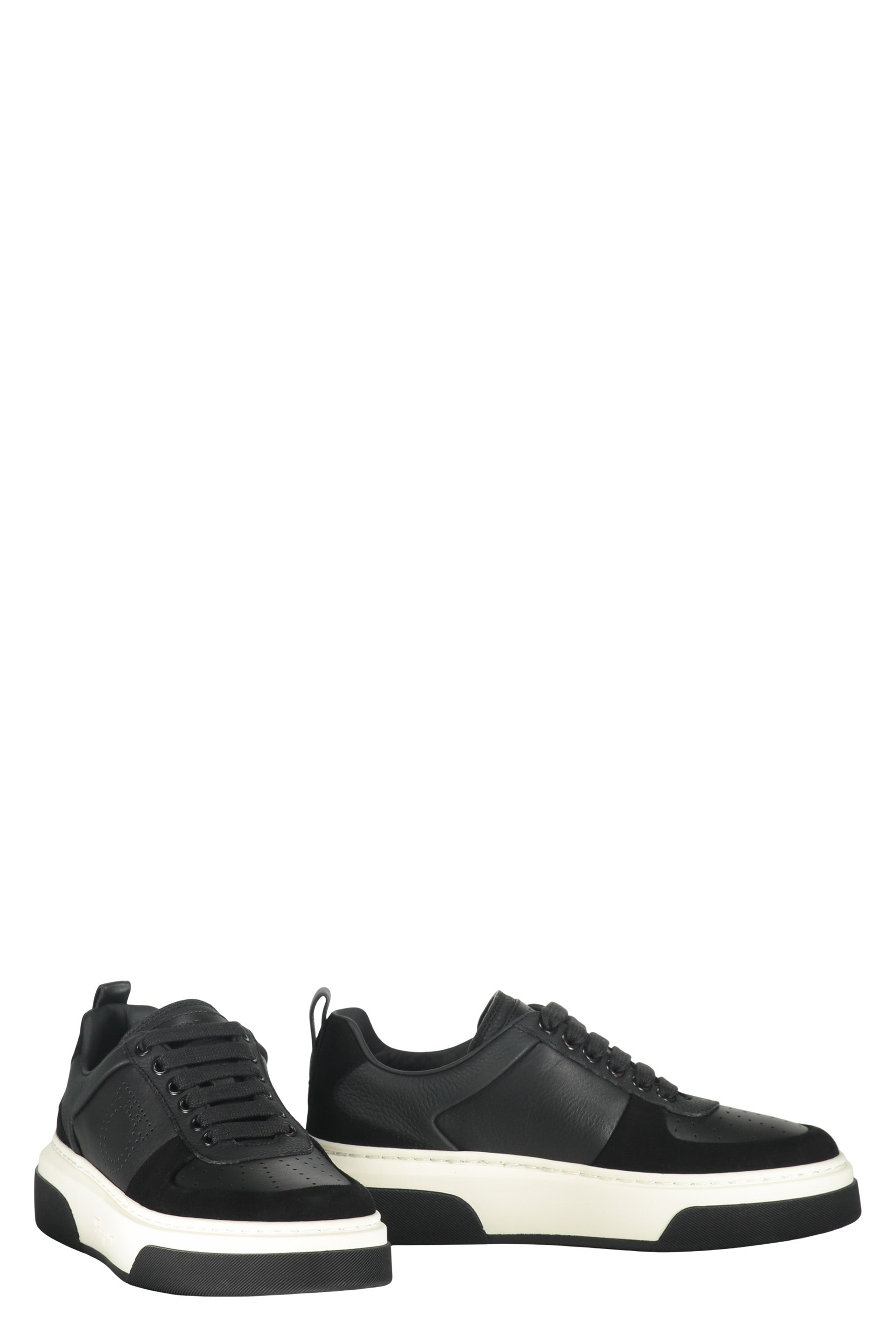 Leather low-top sneakers