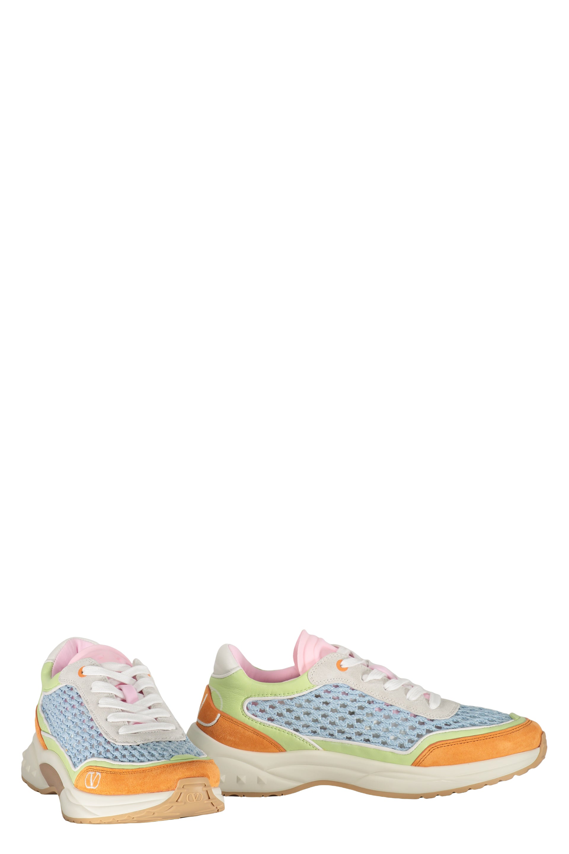 Low-top sneakers