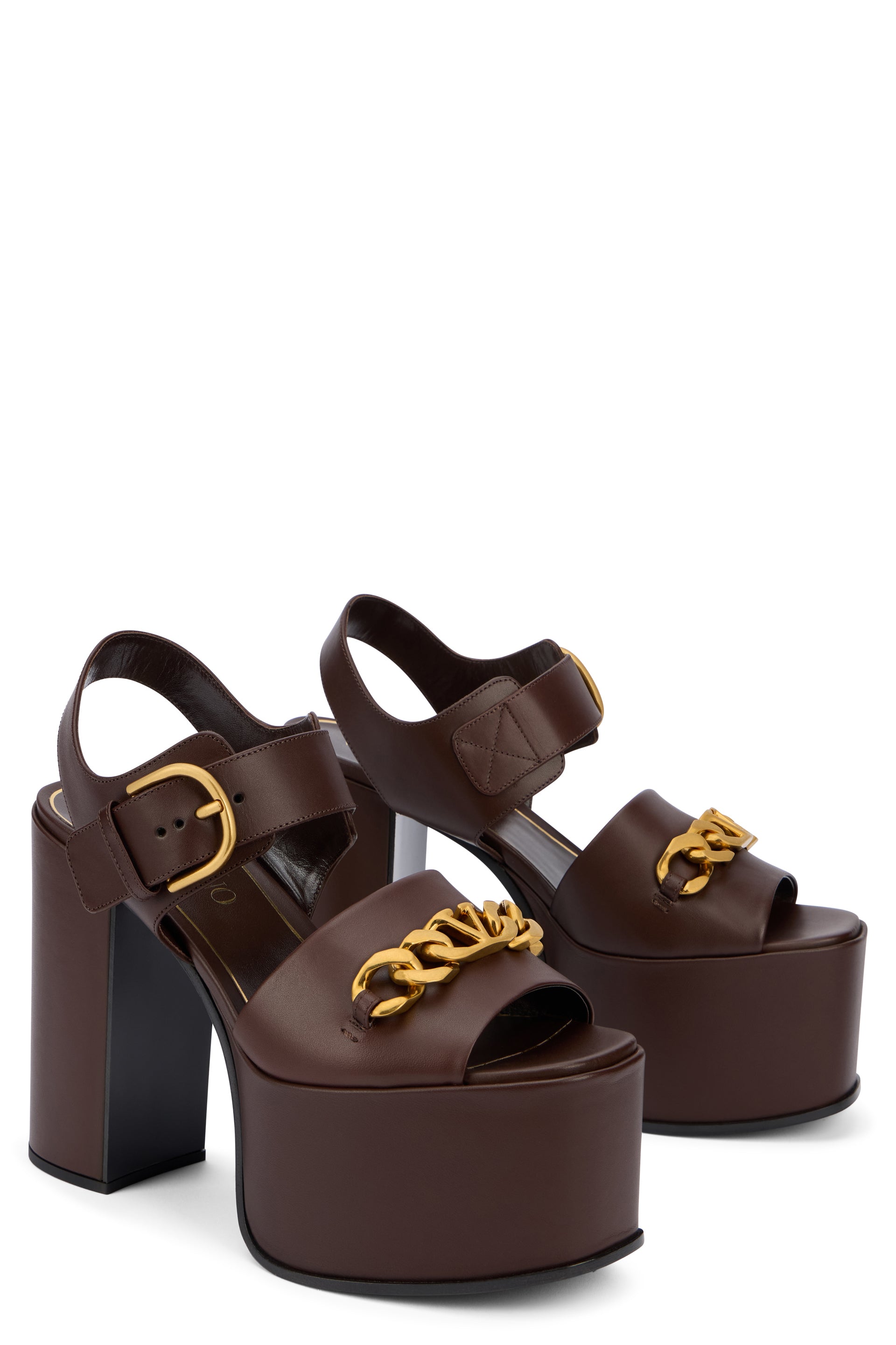 Elegant dark brown plateau sandals