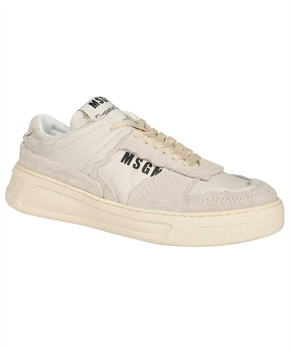 Low-top sneakers