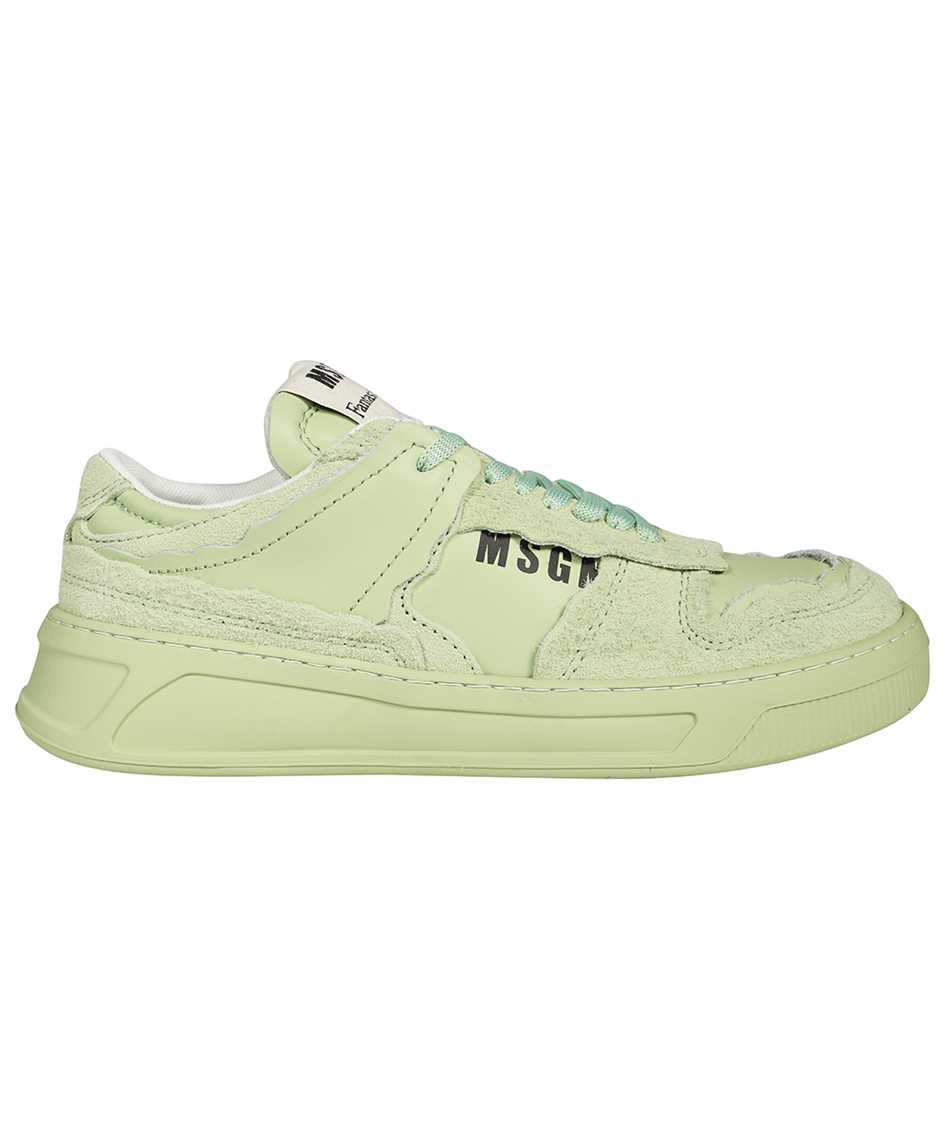 Low-top sneakers