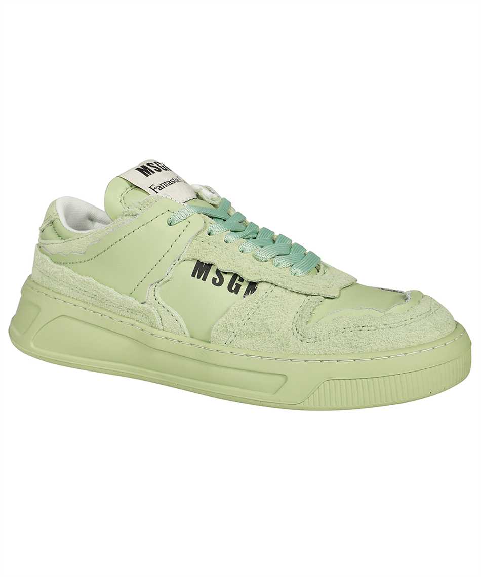 Low-top sneakers