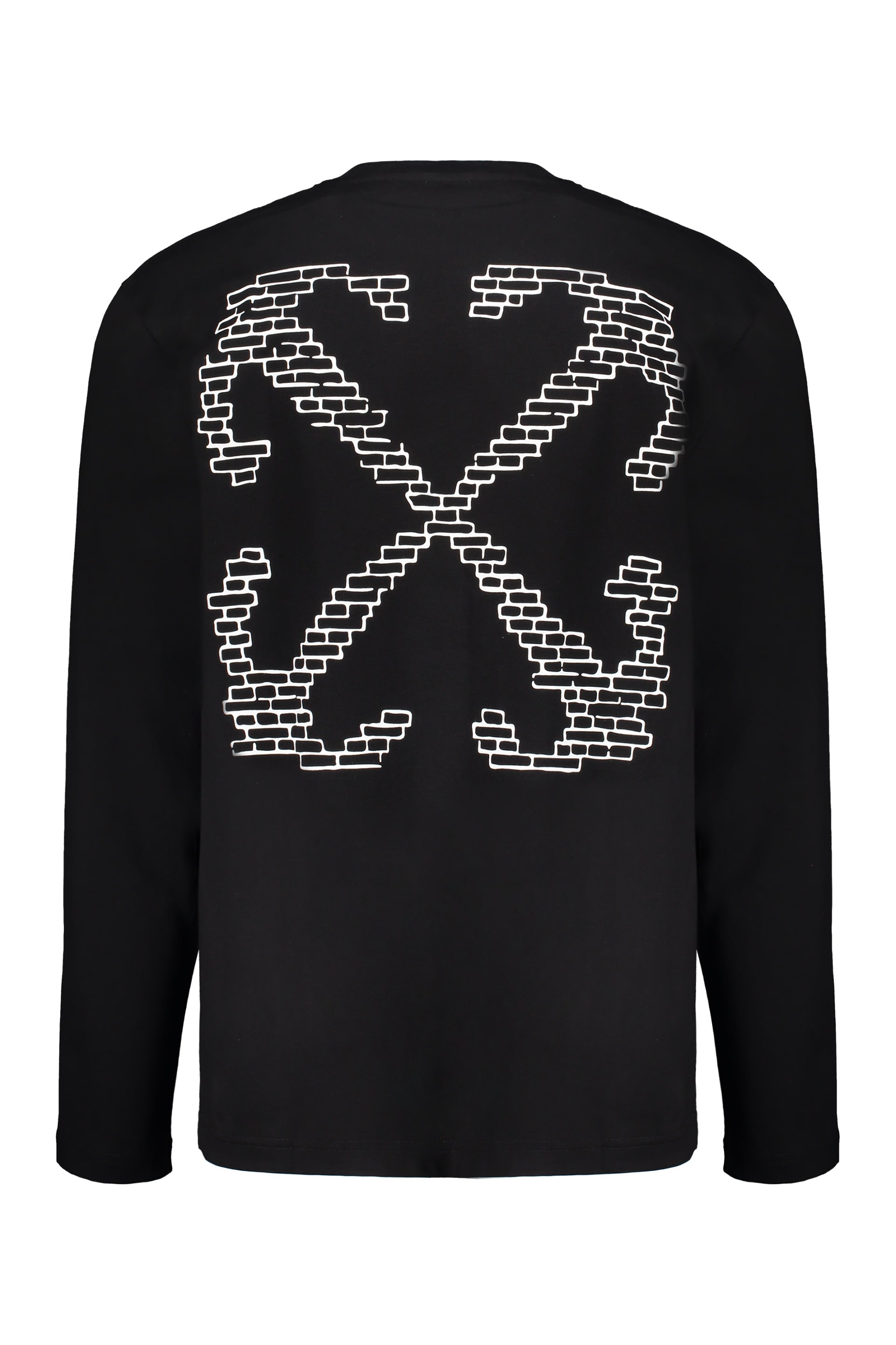 Long-sleeve t-shirt