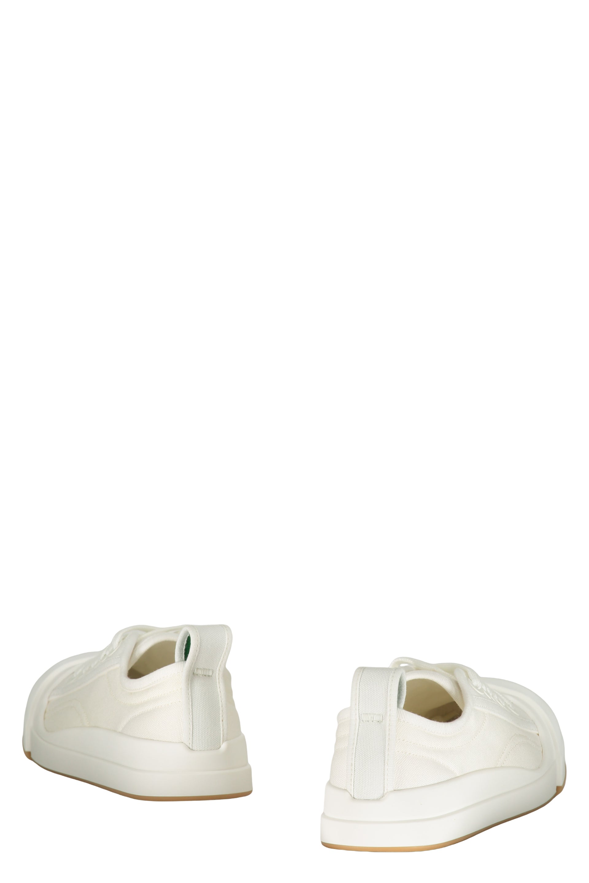 Low-top sneakers