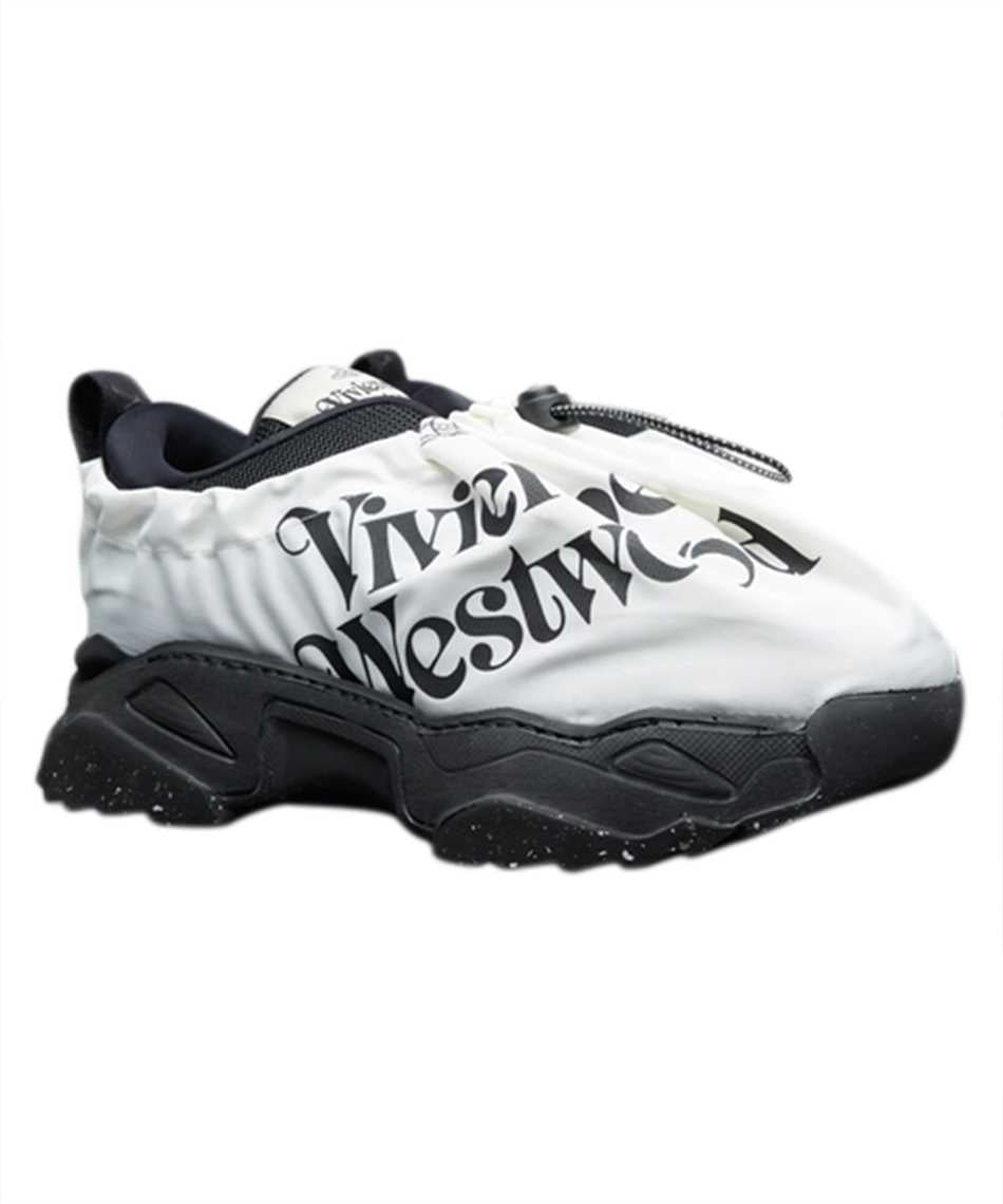 Low-top sneakers