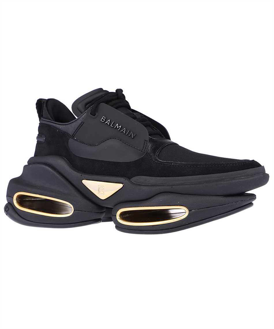 Low-top sneakers