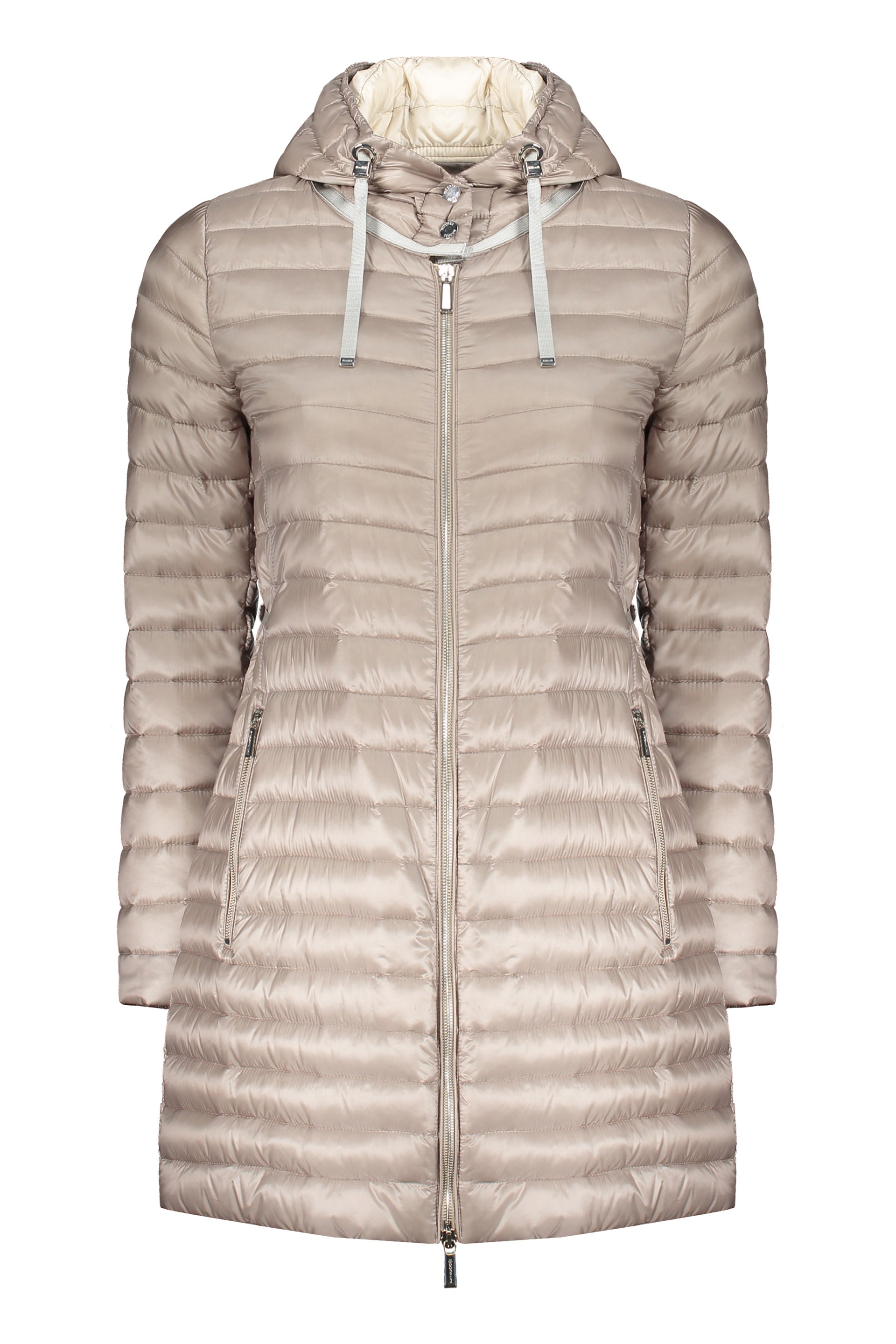 Snap button fastening down jacket
