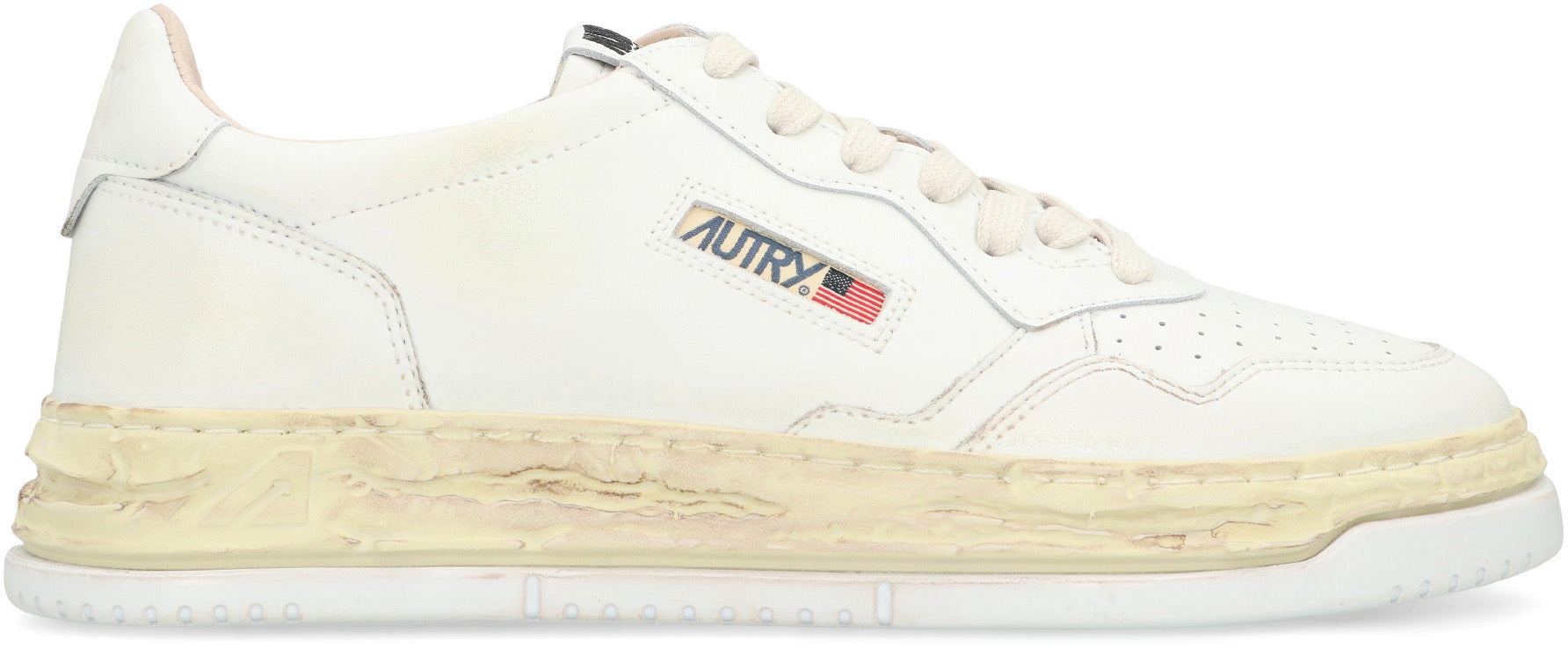 Medalist low-top sneakers