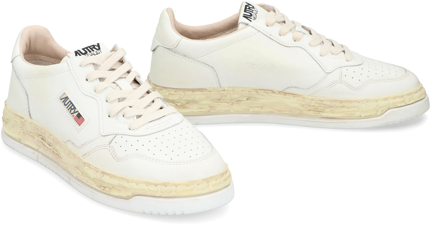 Medalist low-top sneakers