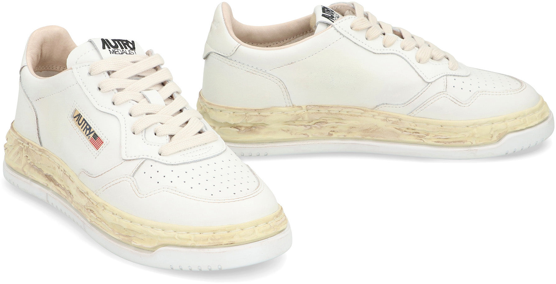 Medalist low-top sneakers
