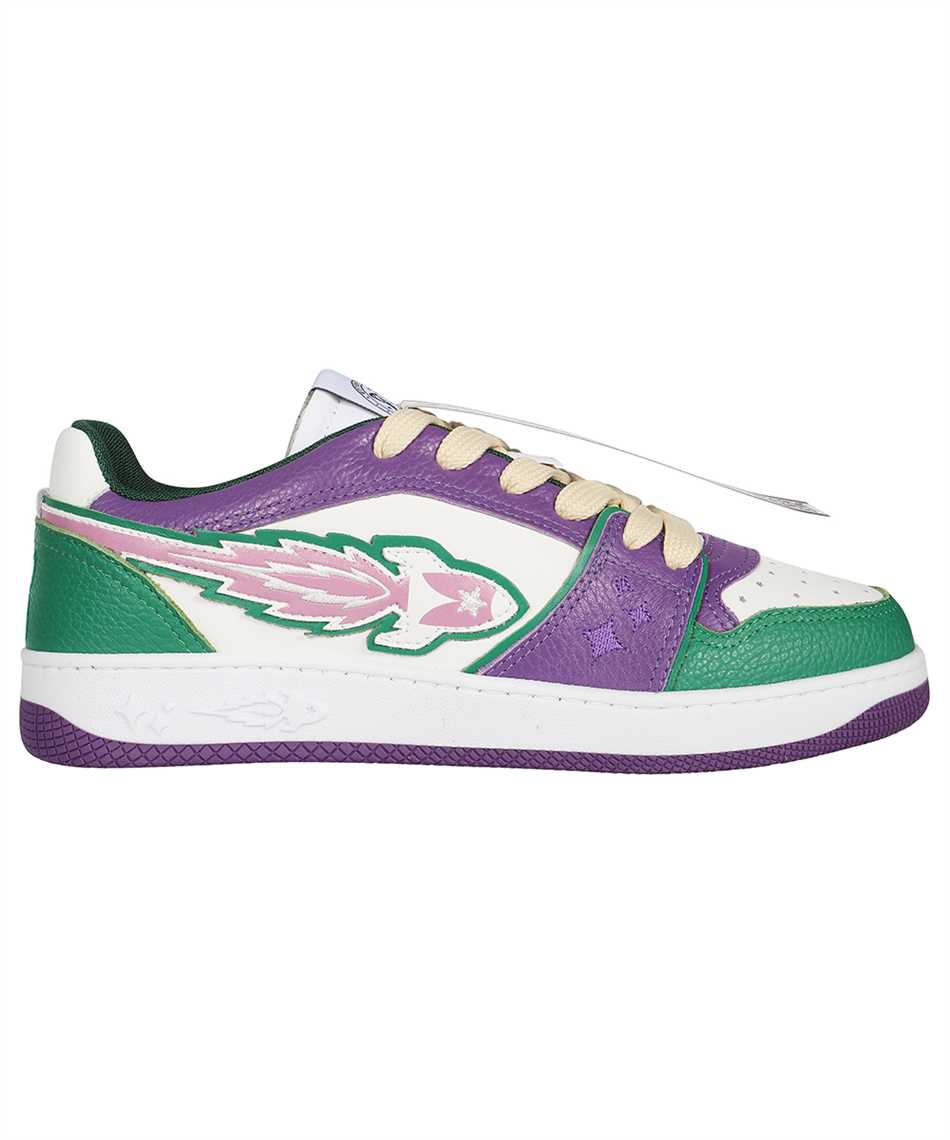 Low-top sneakers