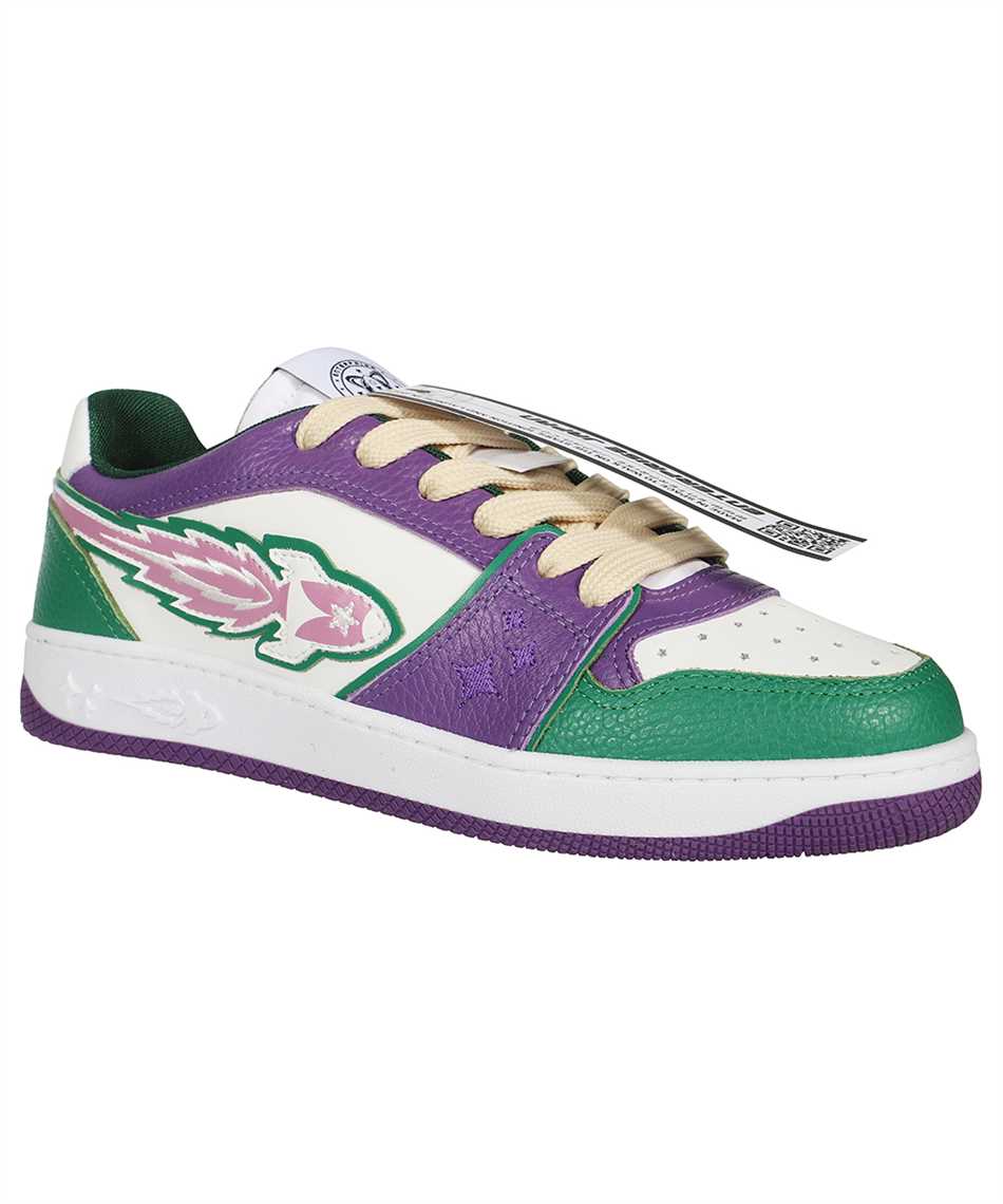 Low-top sneakers