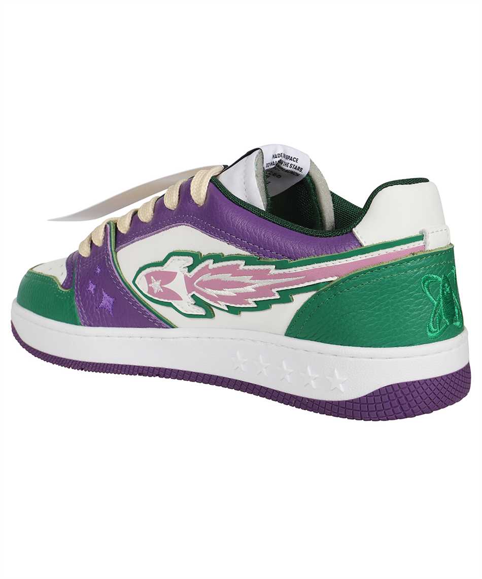 Low-top sneakers