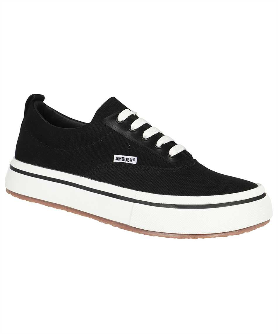 Low-top sneakers