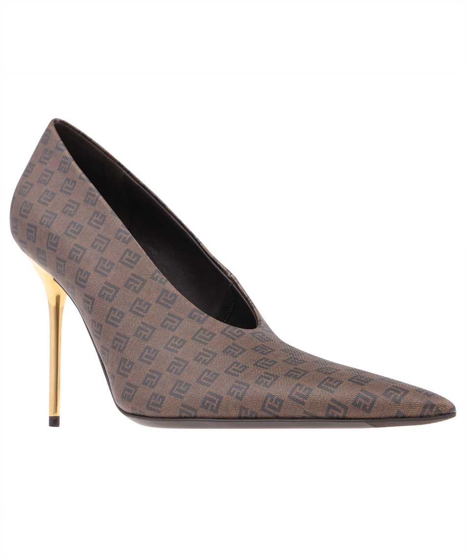 Pointy-toe pumps
