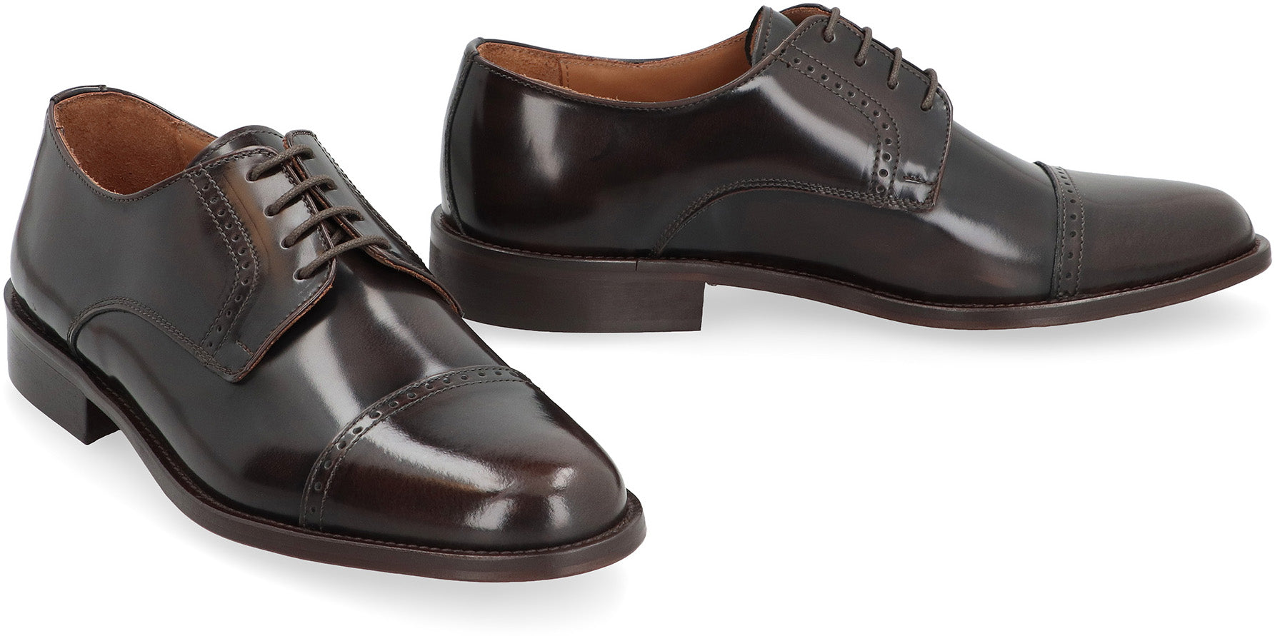 Leather lace-up shoes