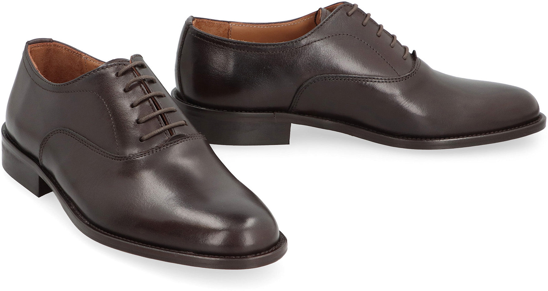 Leather lace-up shoes