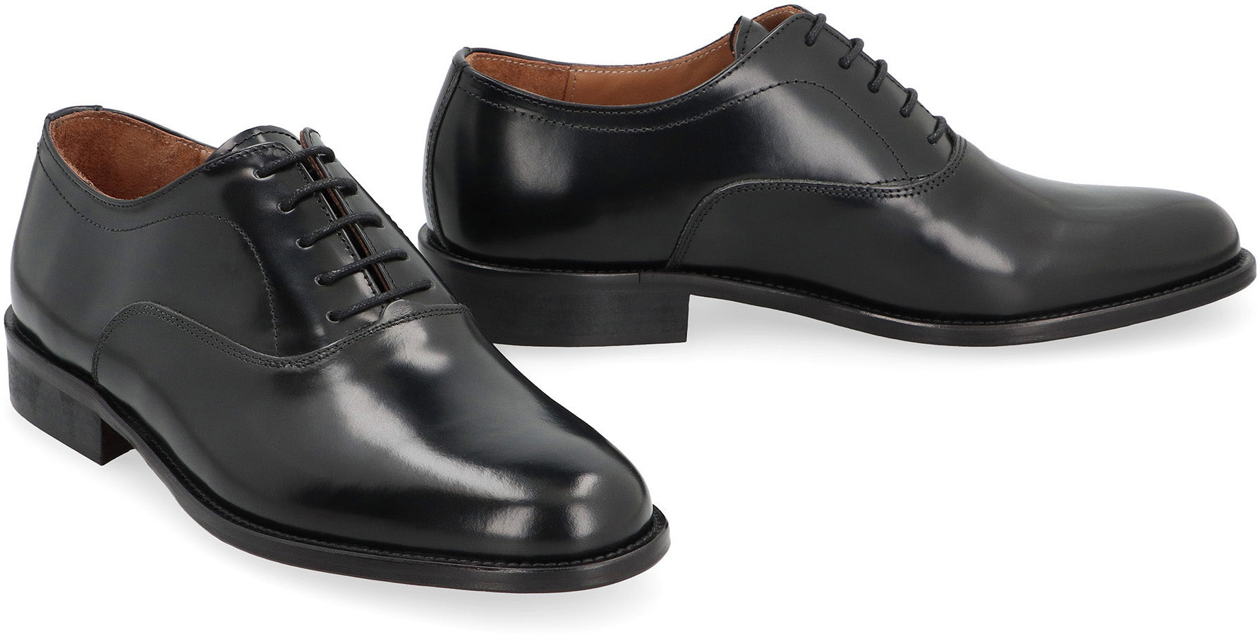 Leather lace-up shoes