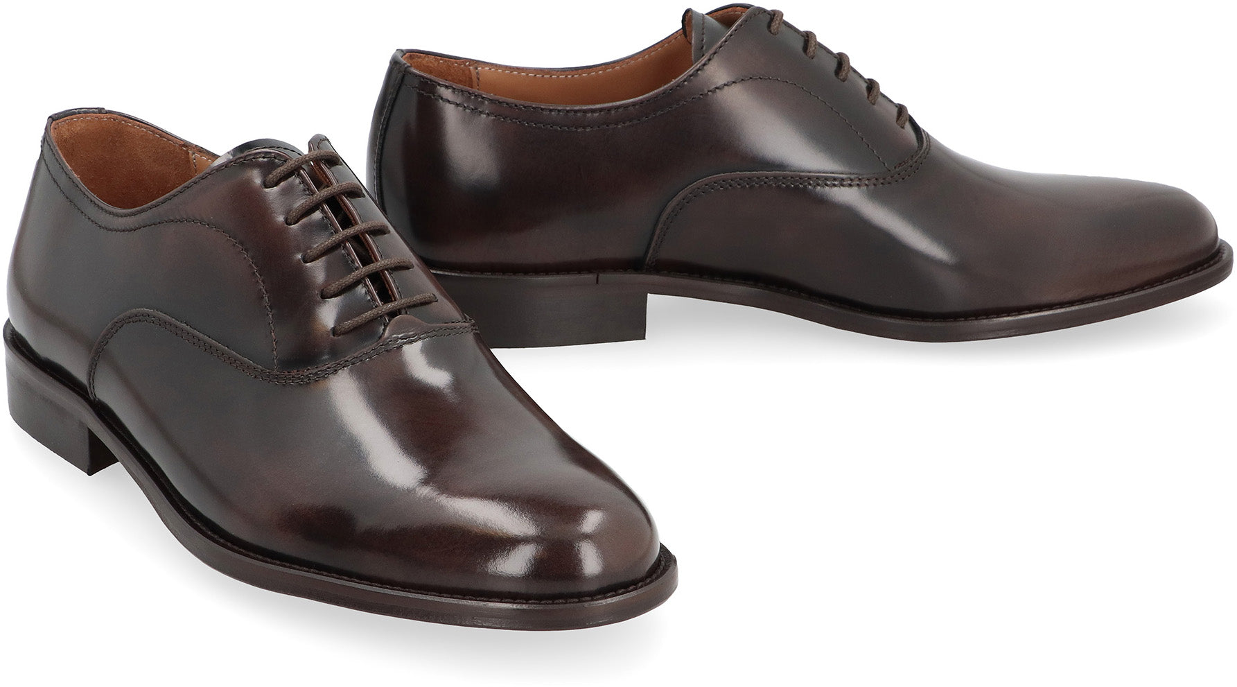 Leather lace-up shoes