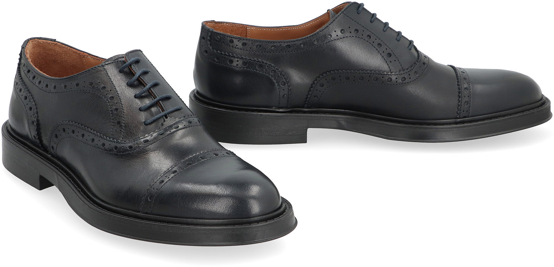 Leather lace-up shoes