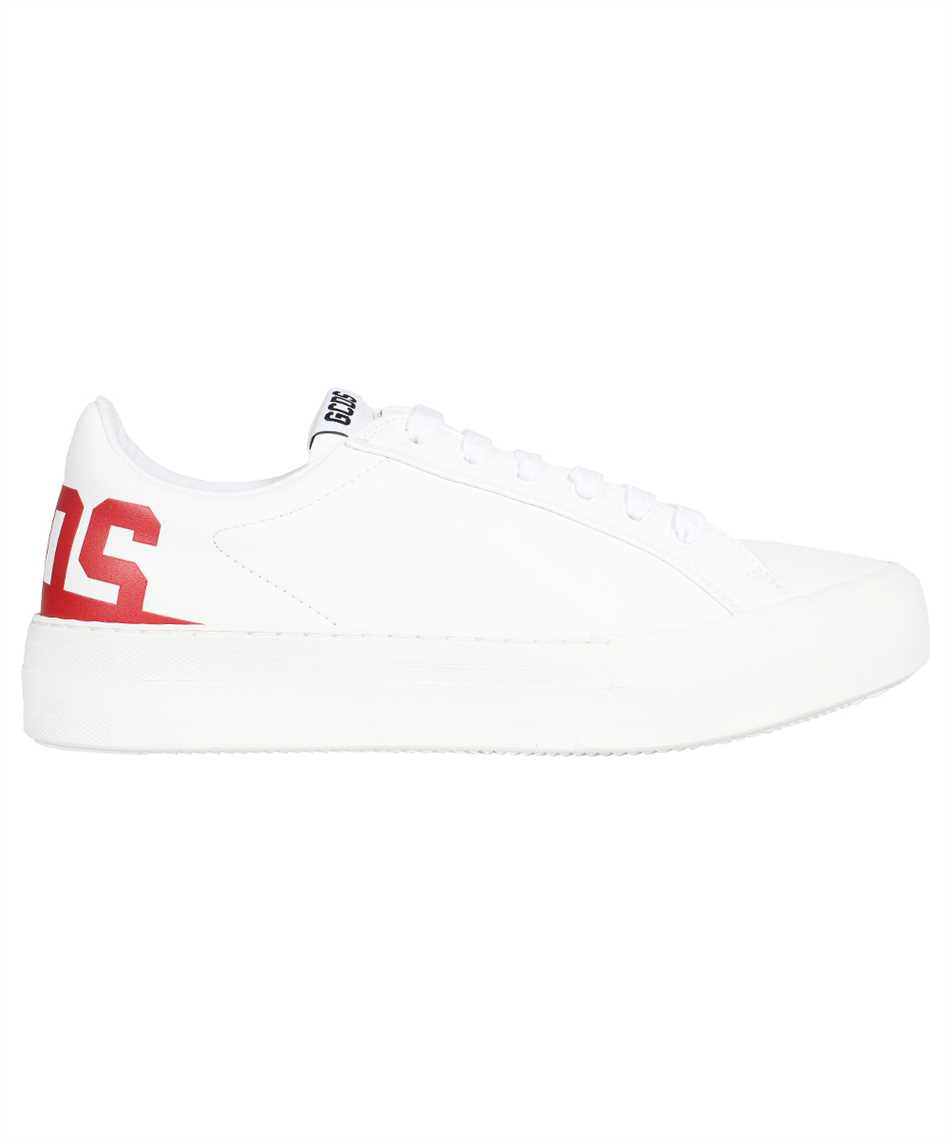 Low-top sneakers