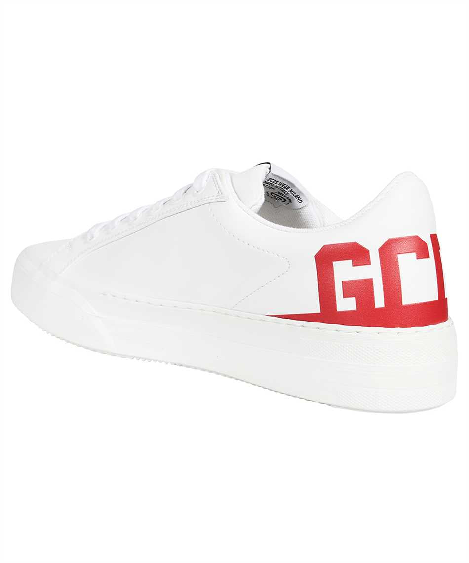 Low-top sneakers