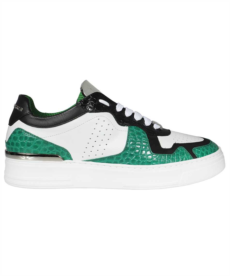 Low-top sneakers