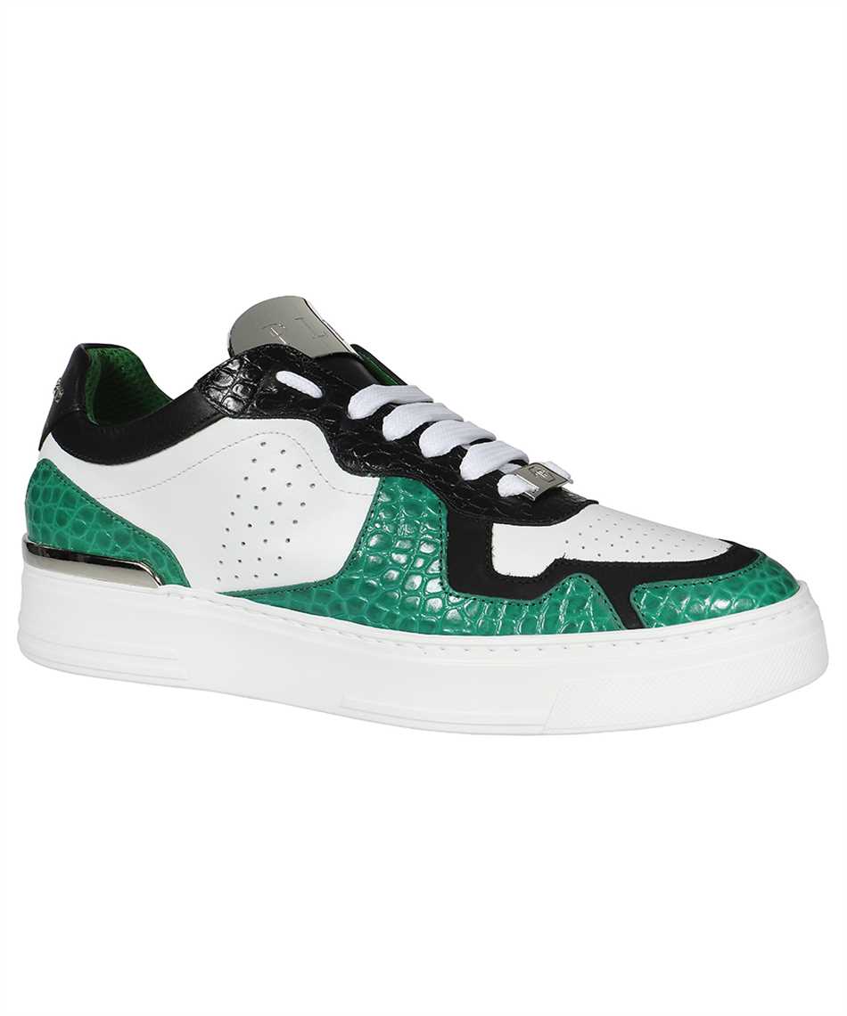 Low-top sneakers