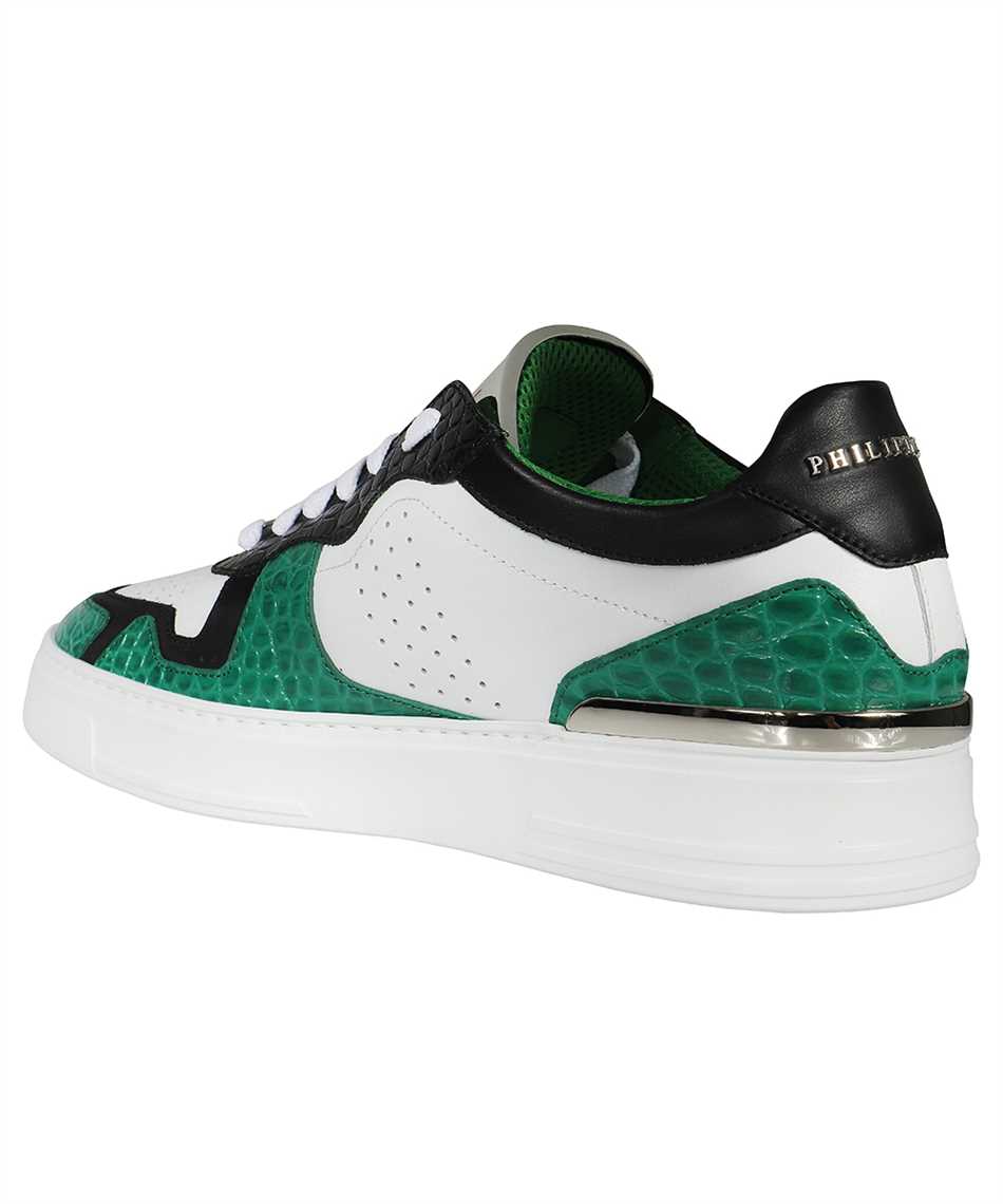 Low-top sneakers