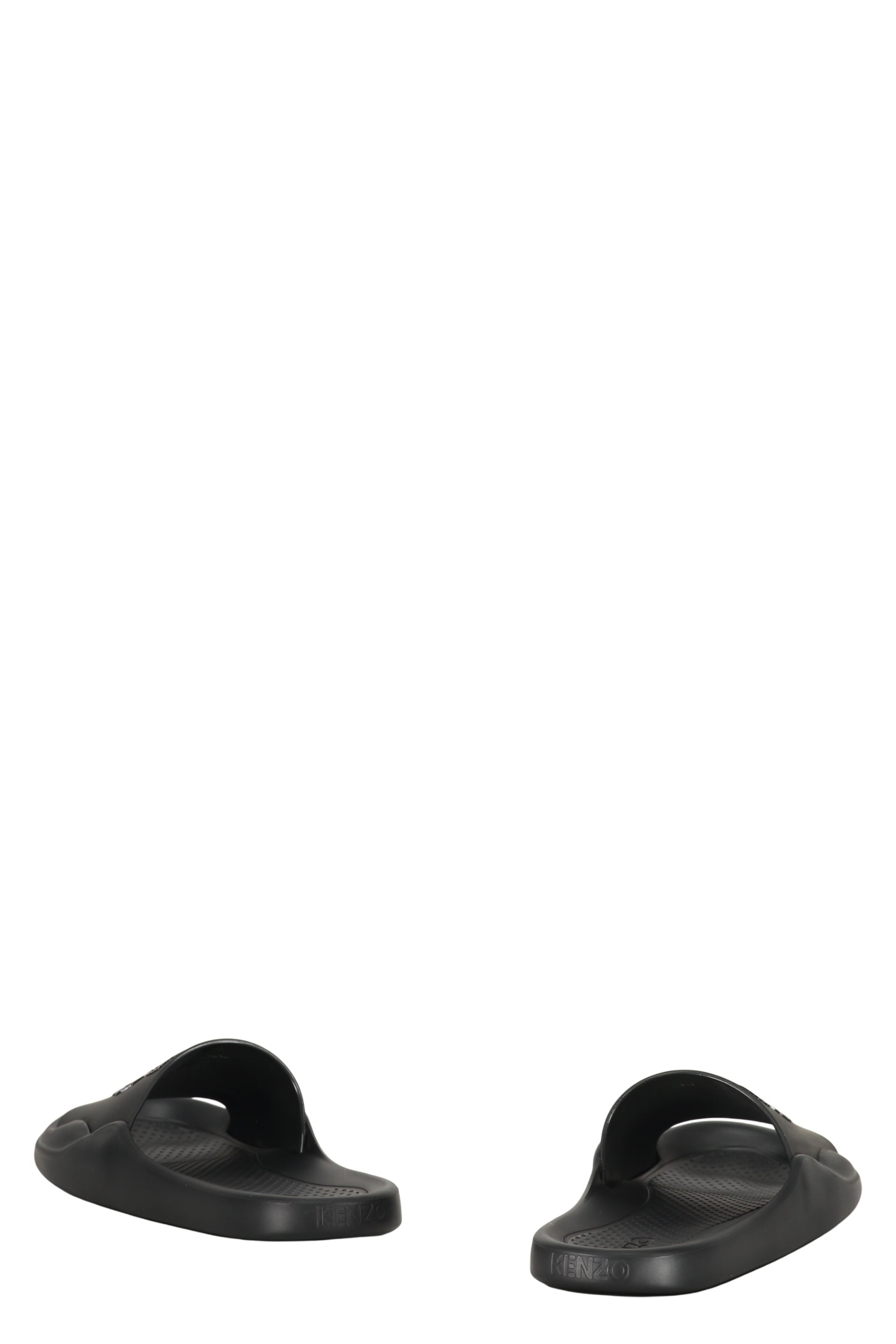 Logo detail rubber slides