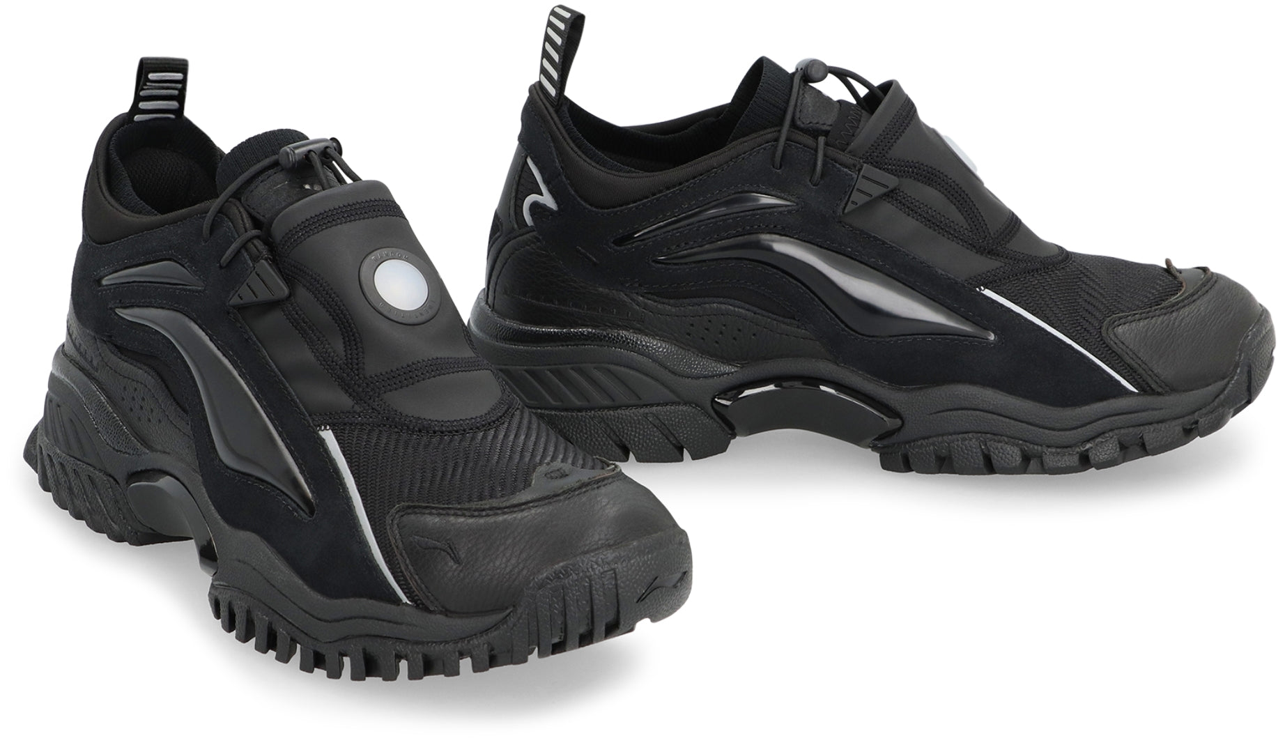 Low-top sneakers