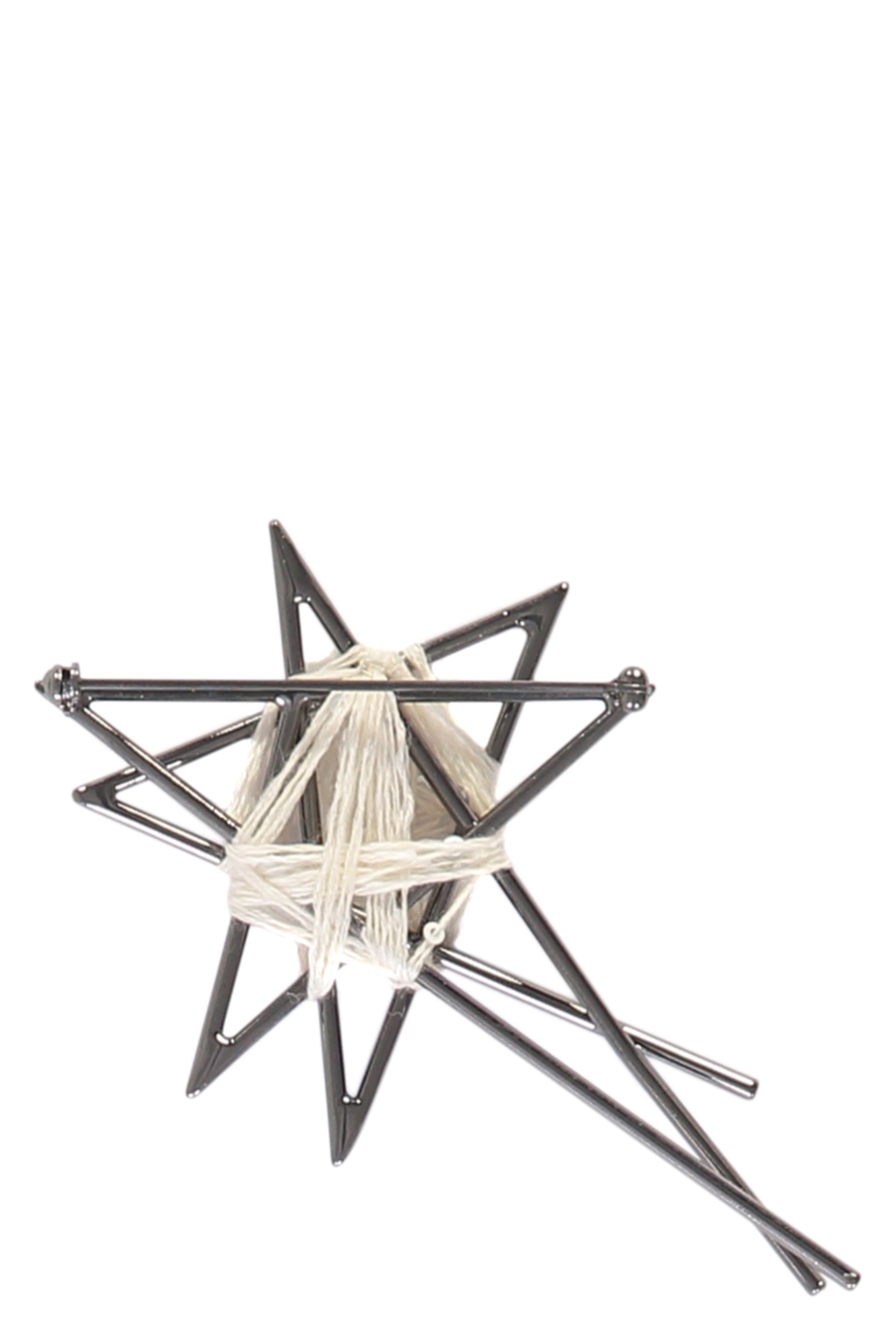 Decorative brooch