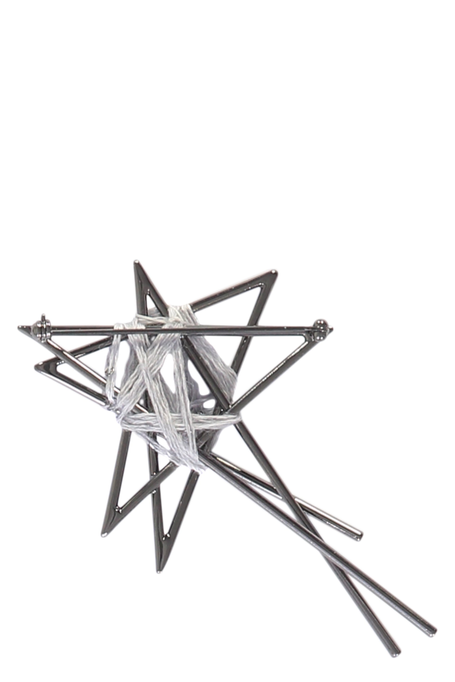 Decorative brooch