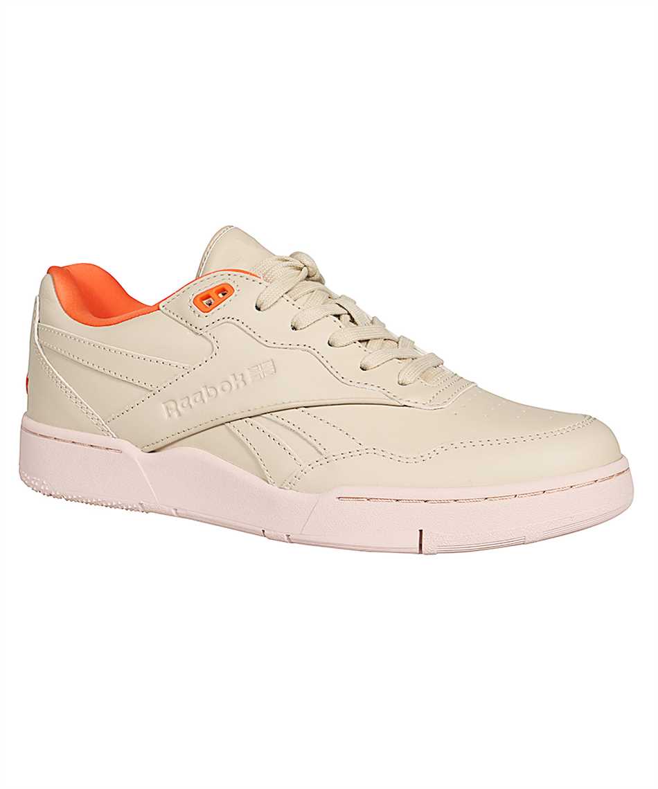 Low-top sneakers