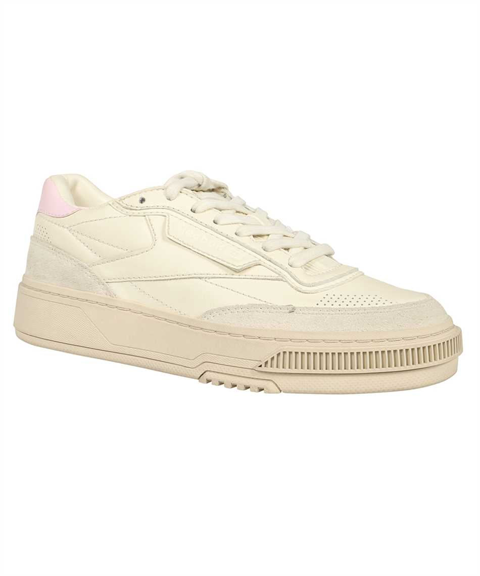 Low-top sneakers