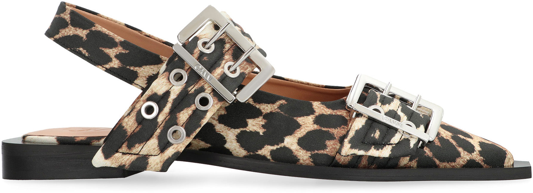 Feminine Fabric slingback pumps
