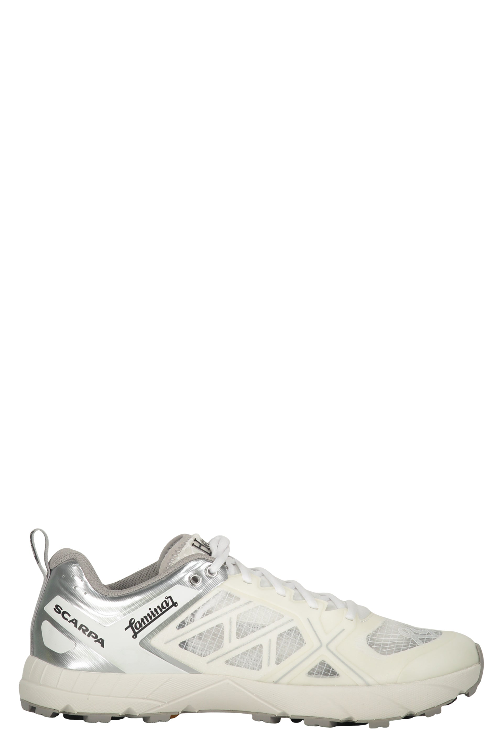 Low-top sneakers