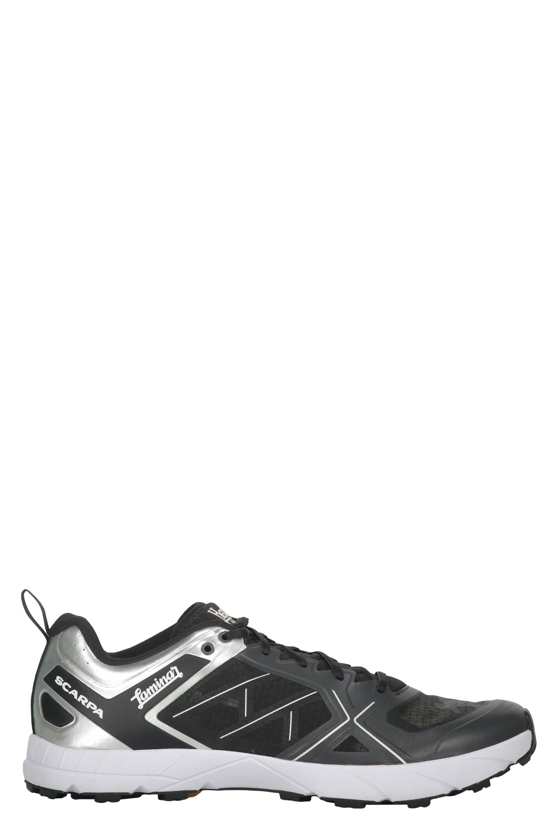Low-top sneakers