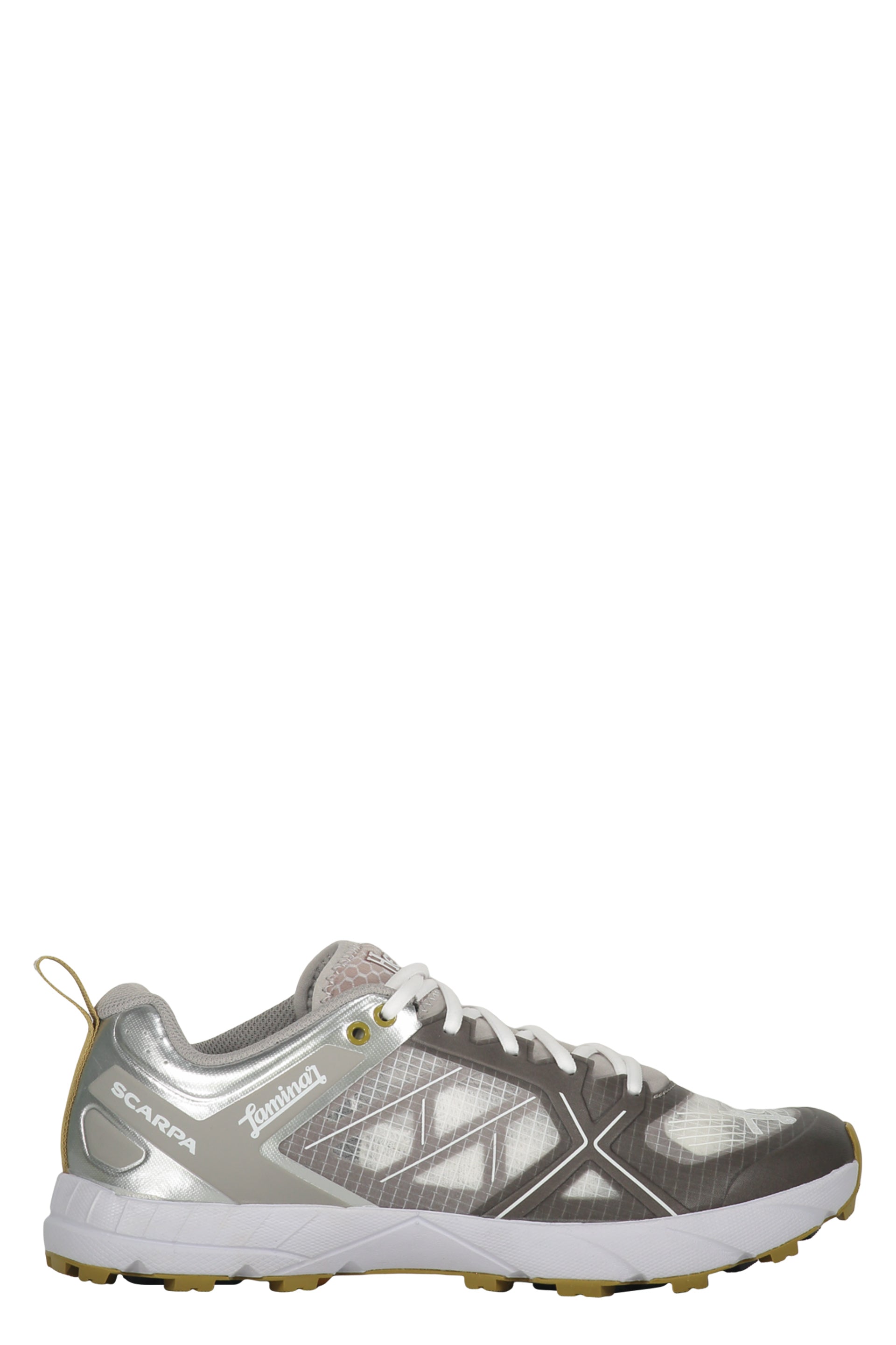 Low-top sneakers
