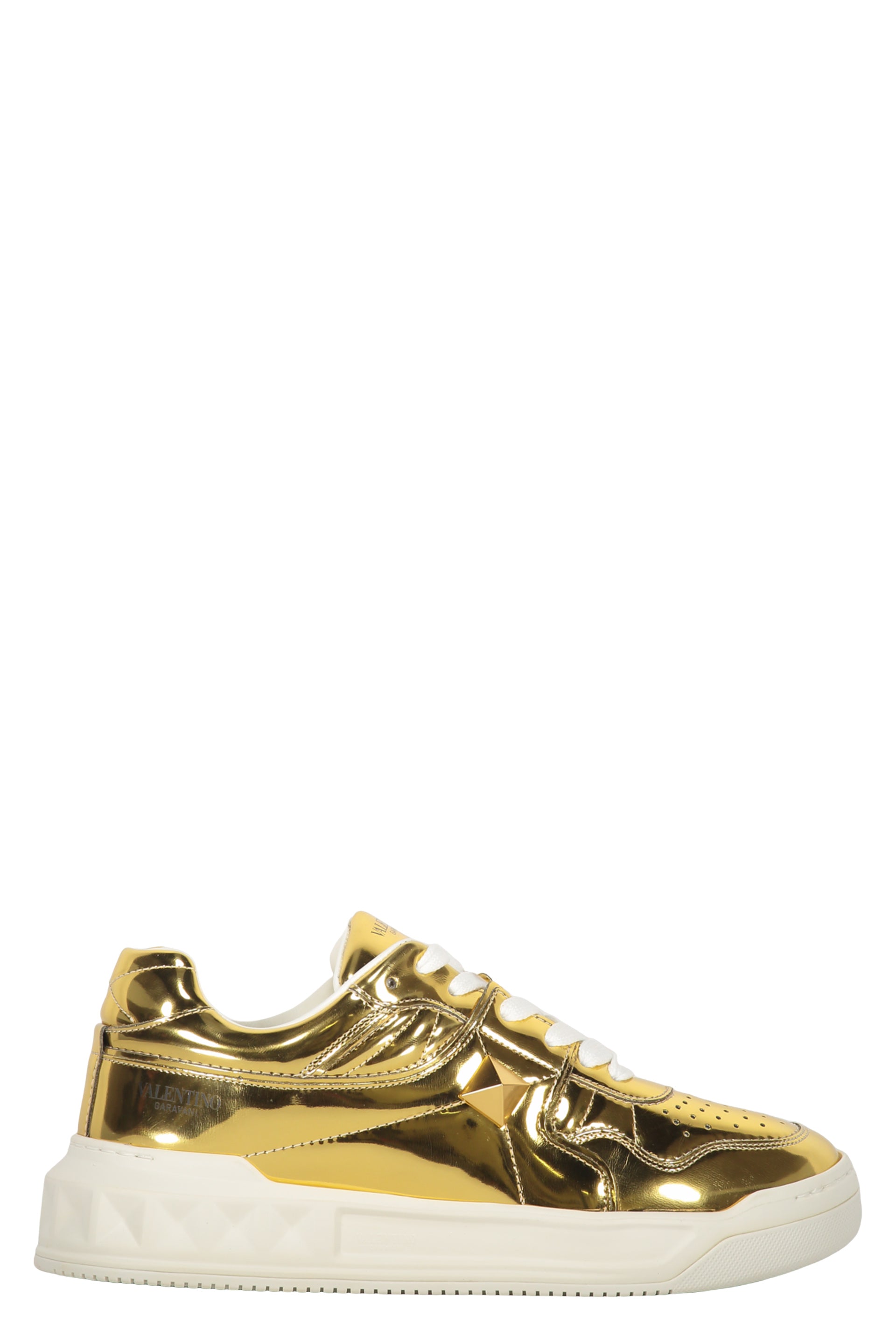 Low-top sneakers