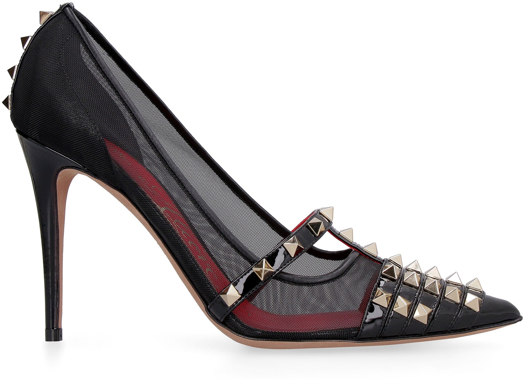 Pointy-toe pumps