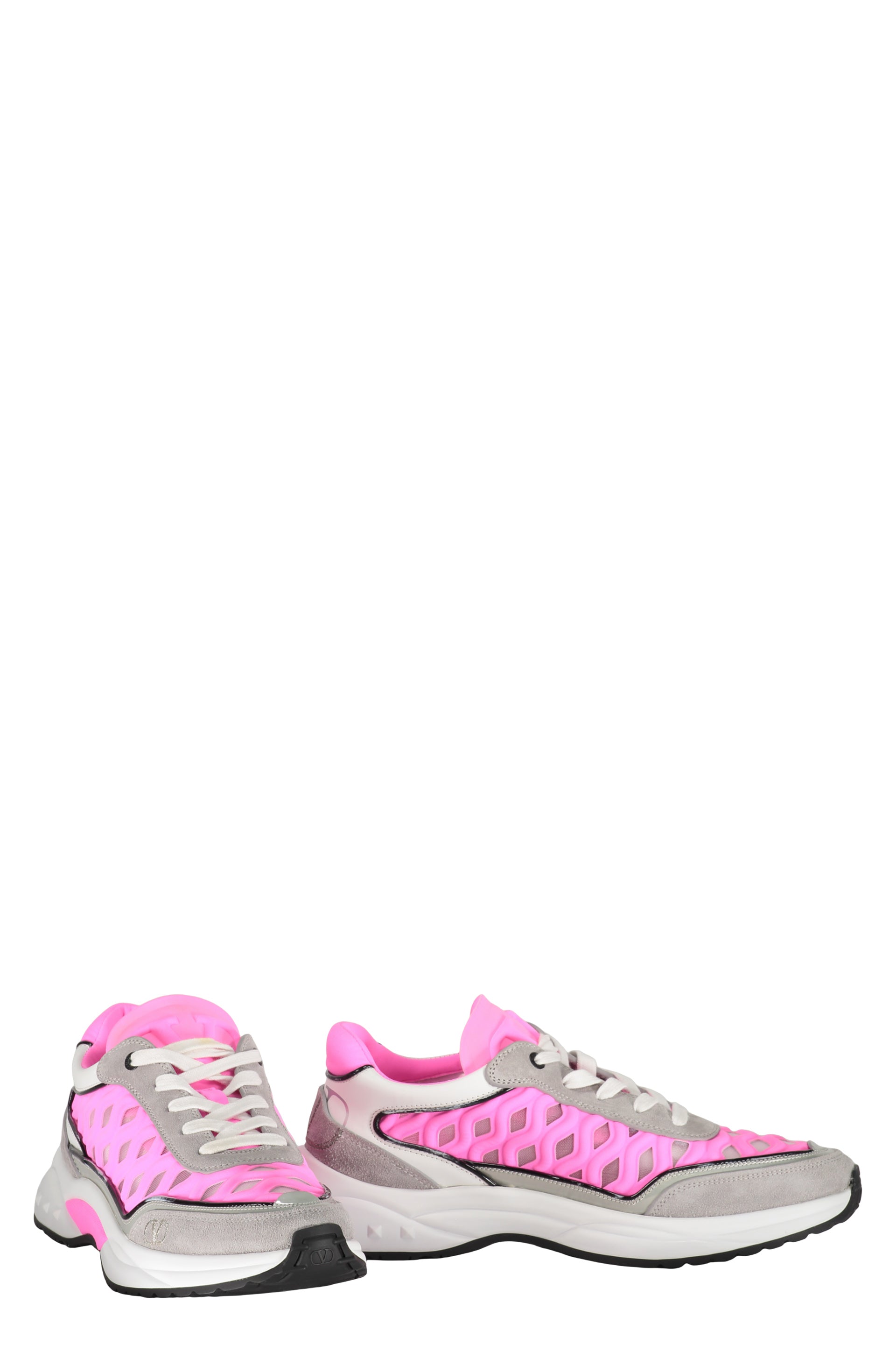 Low-top sneakers