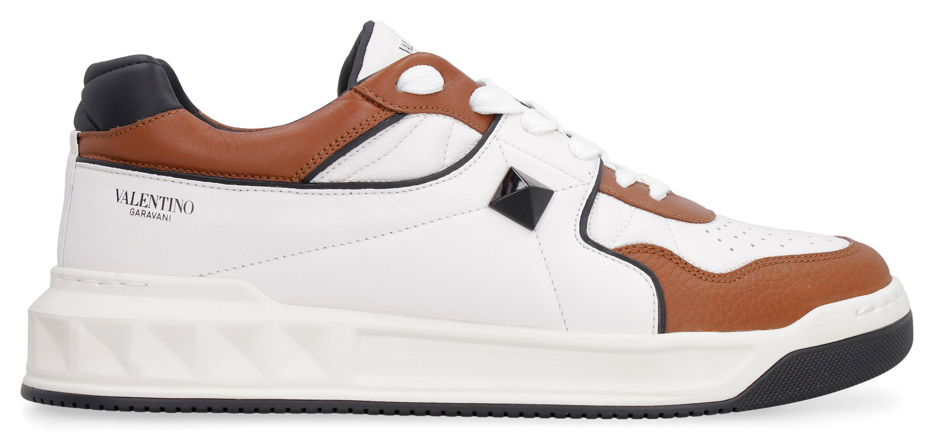 Leather low-top sneakers