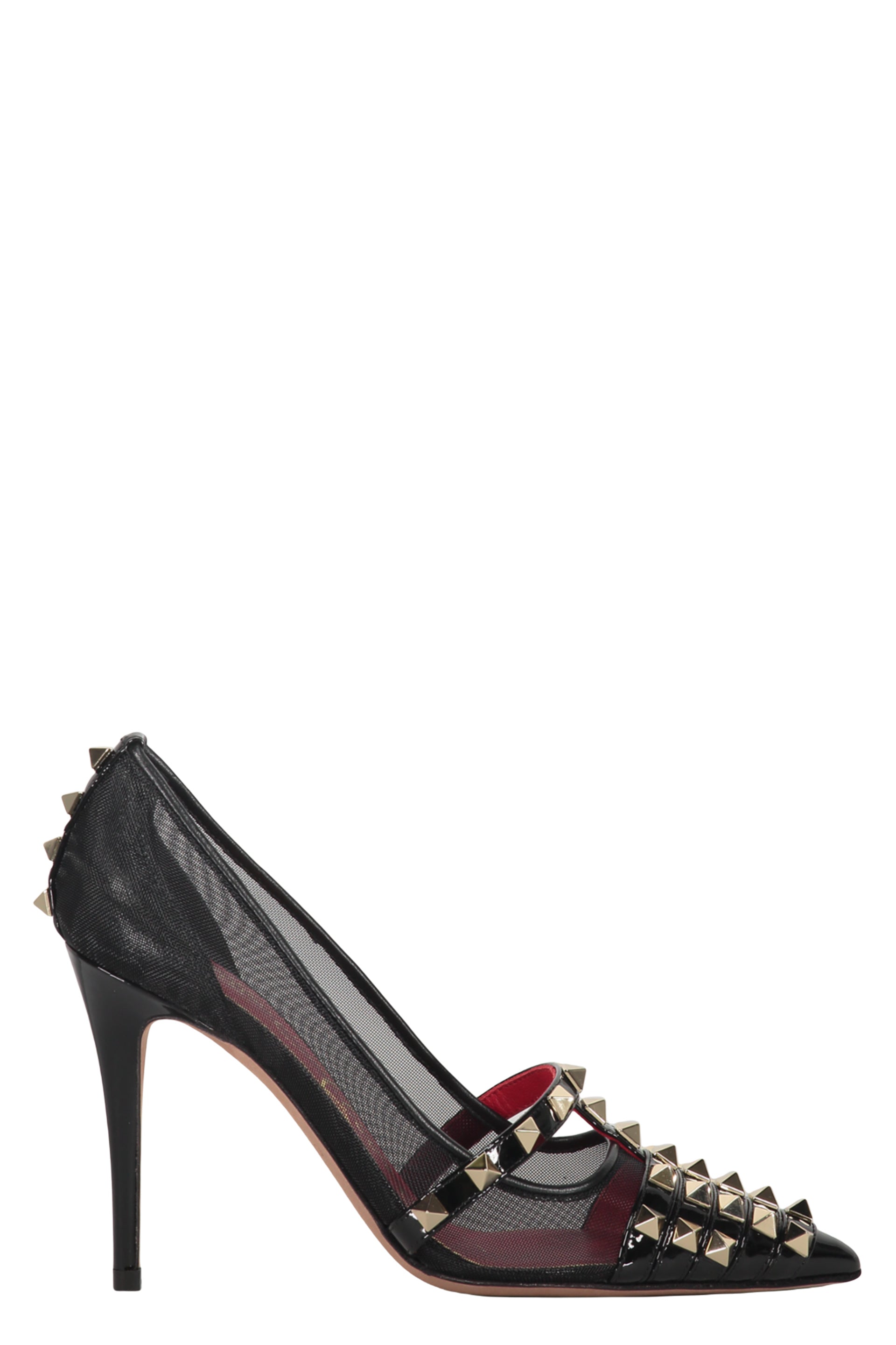 Pointy-toe pumps