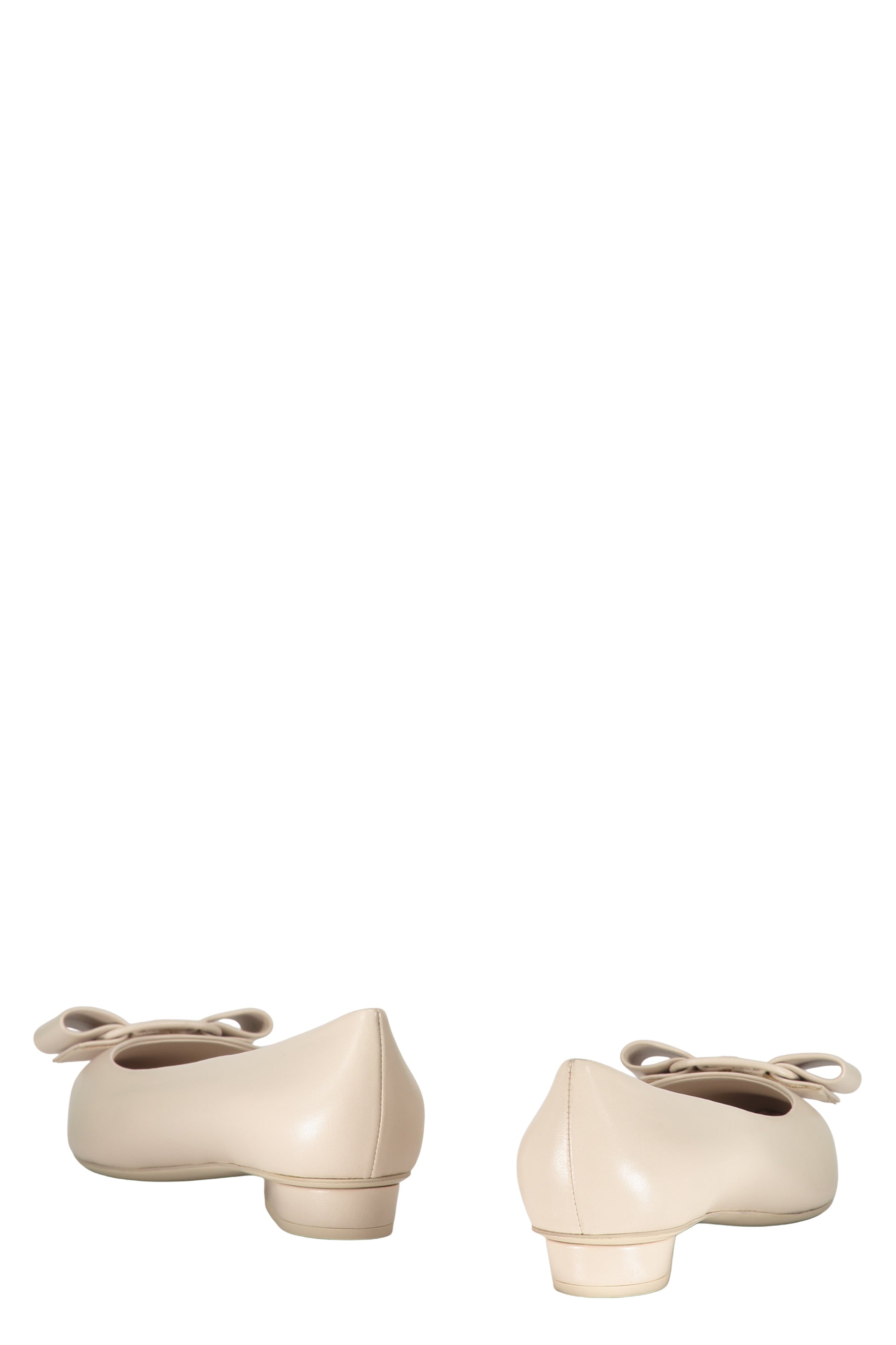 Leather ballet flats with logo