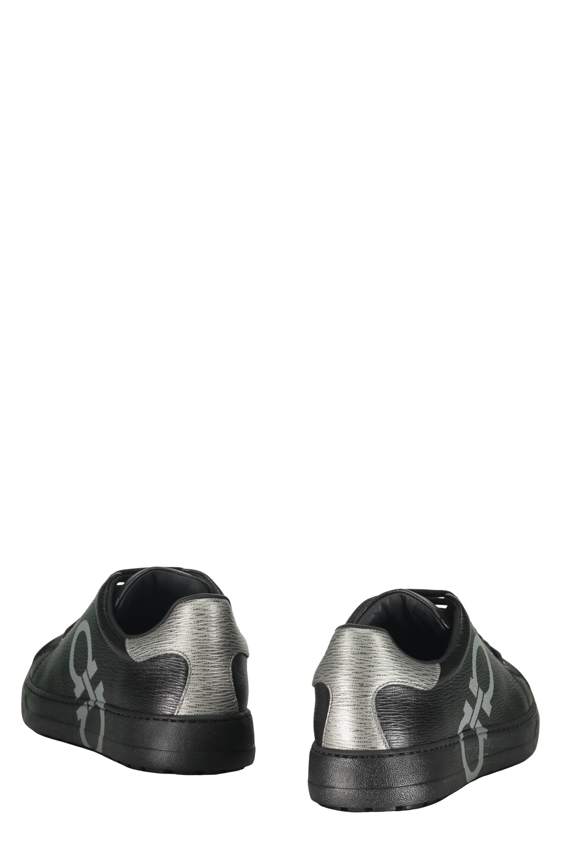 Leather low-top sneakers