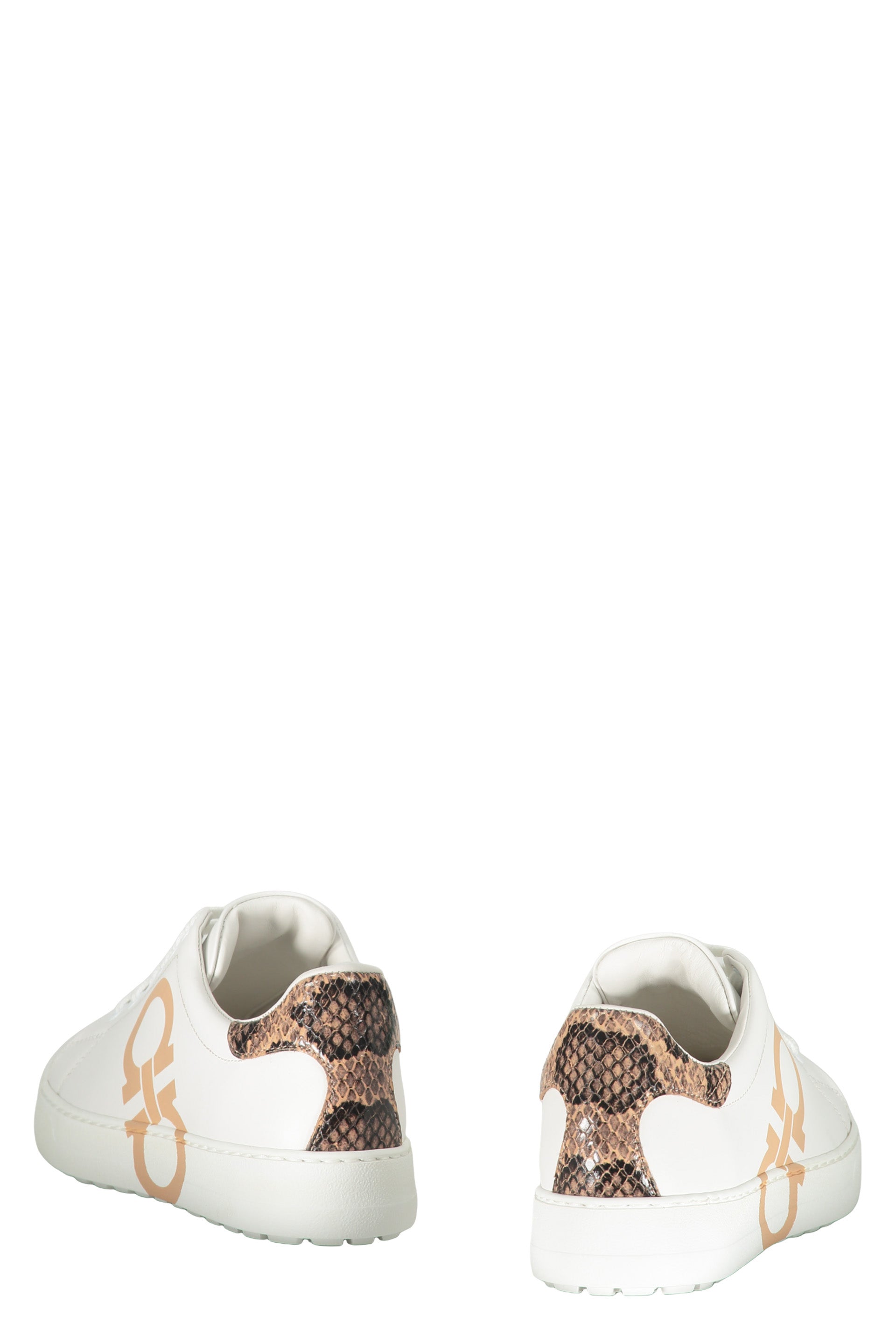 Leather low-top sneakers