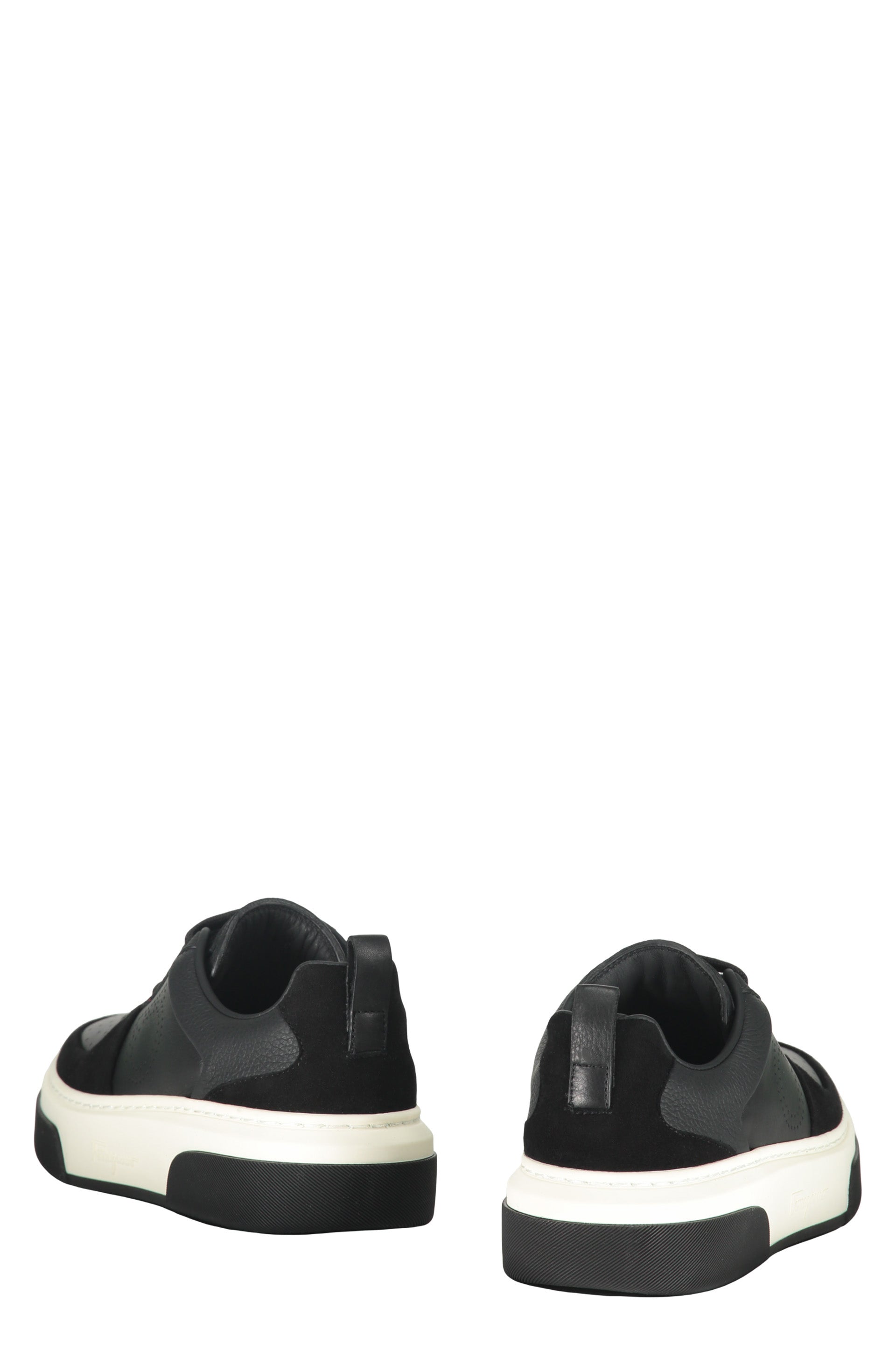 Leather low-top sneakers