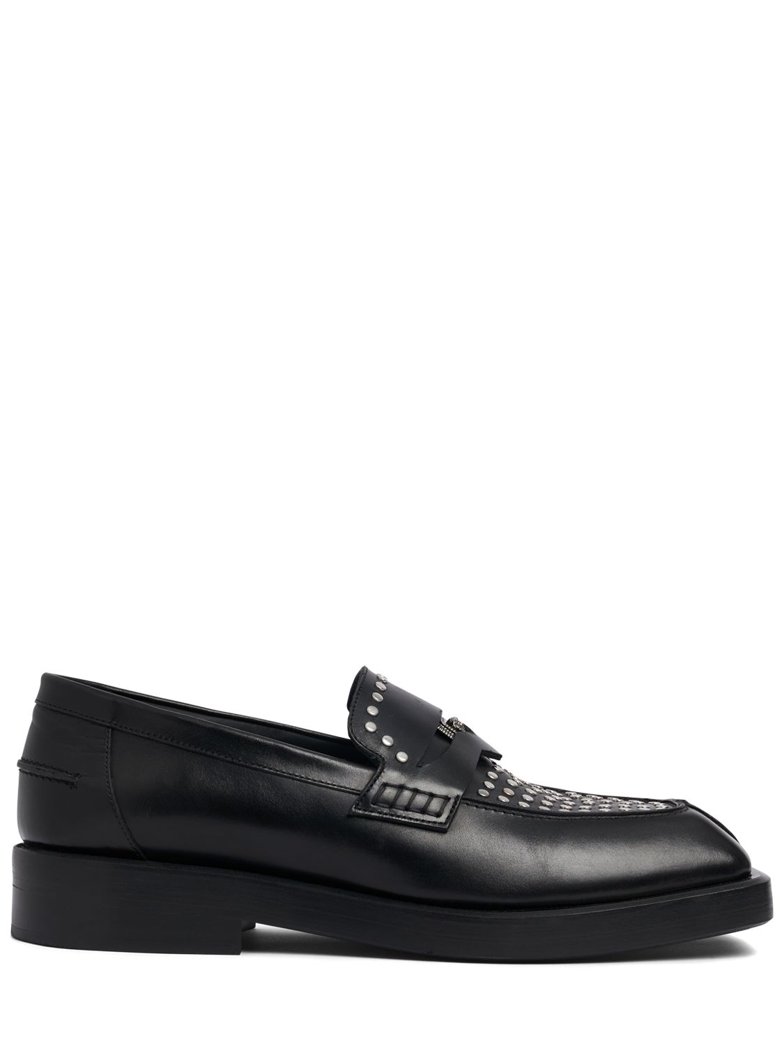 Casual elegant loafers in black leather